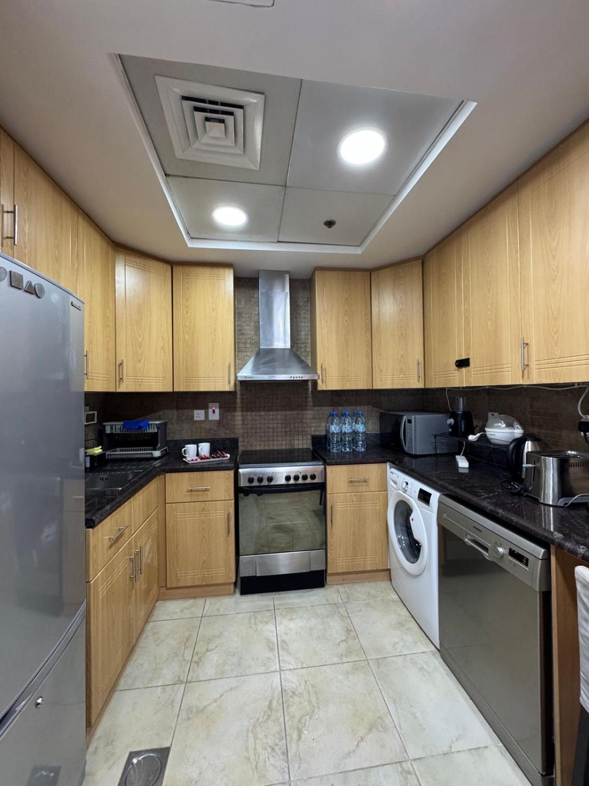 Click Stay - JLT - 2 Bedroom & Balcony Lakes View Entire Apartment -SS