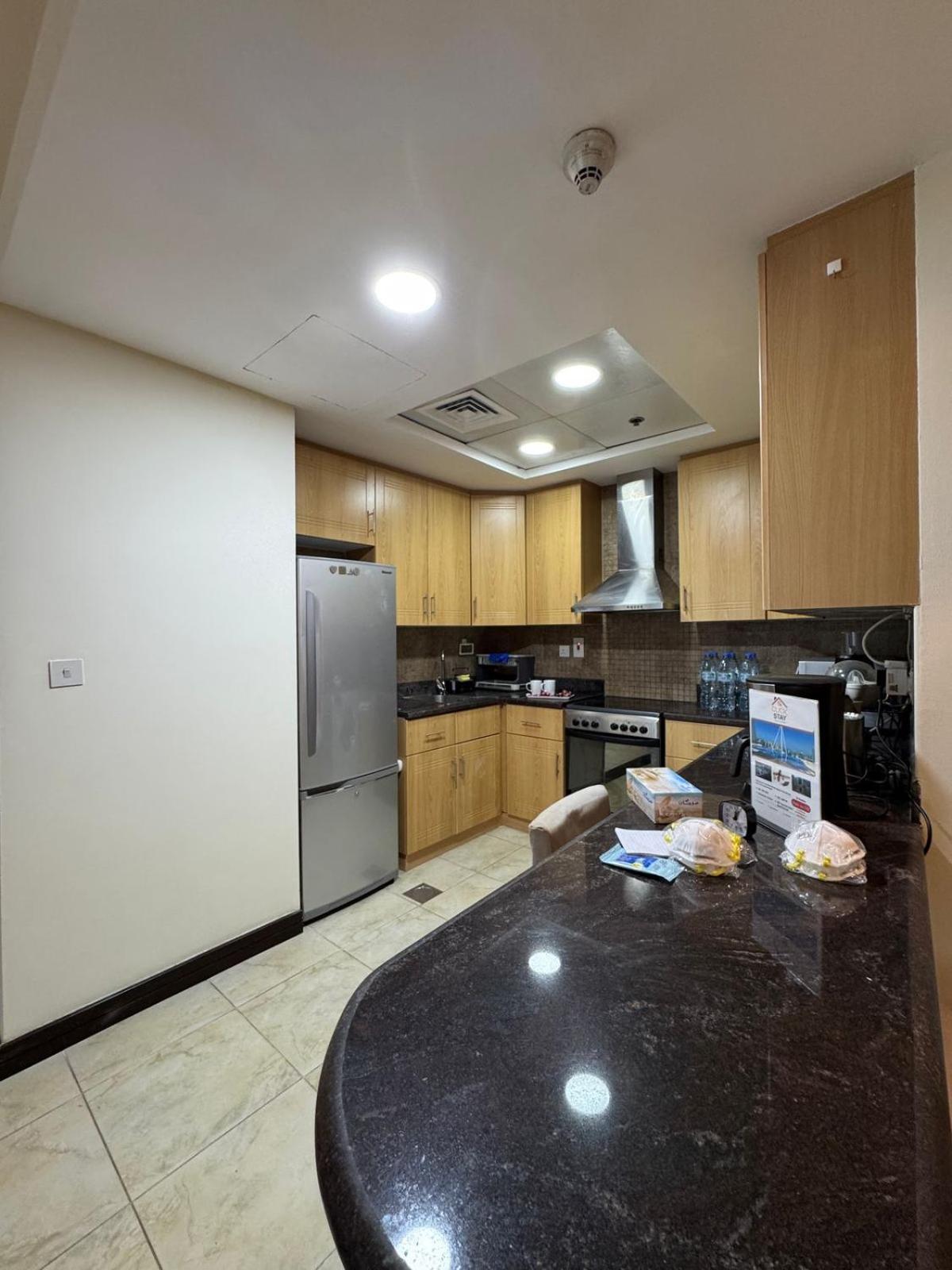 Click Stay - JLT - 2 Bedroom & Balcony Lakes View Entire Apartment -SS