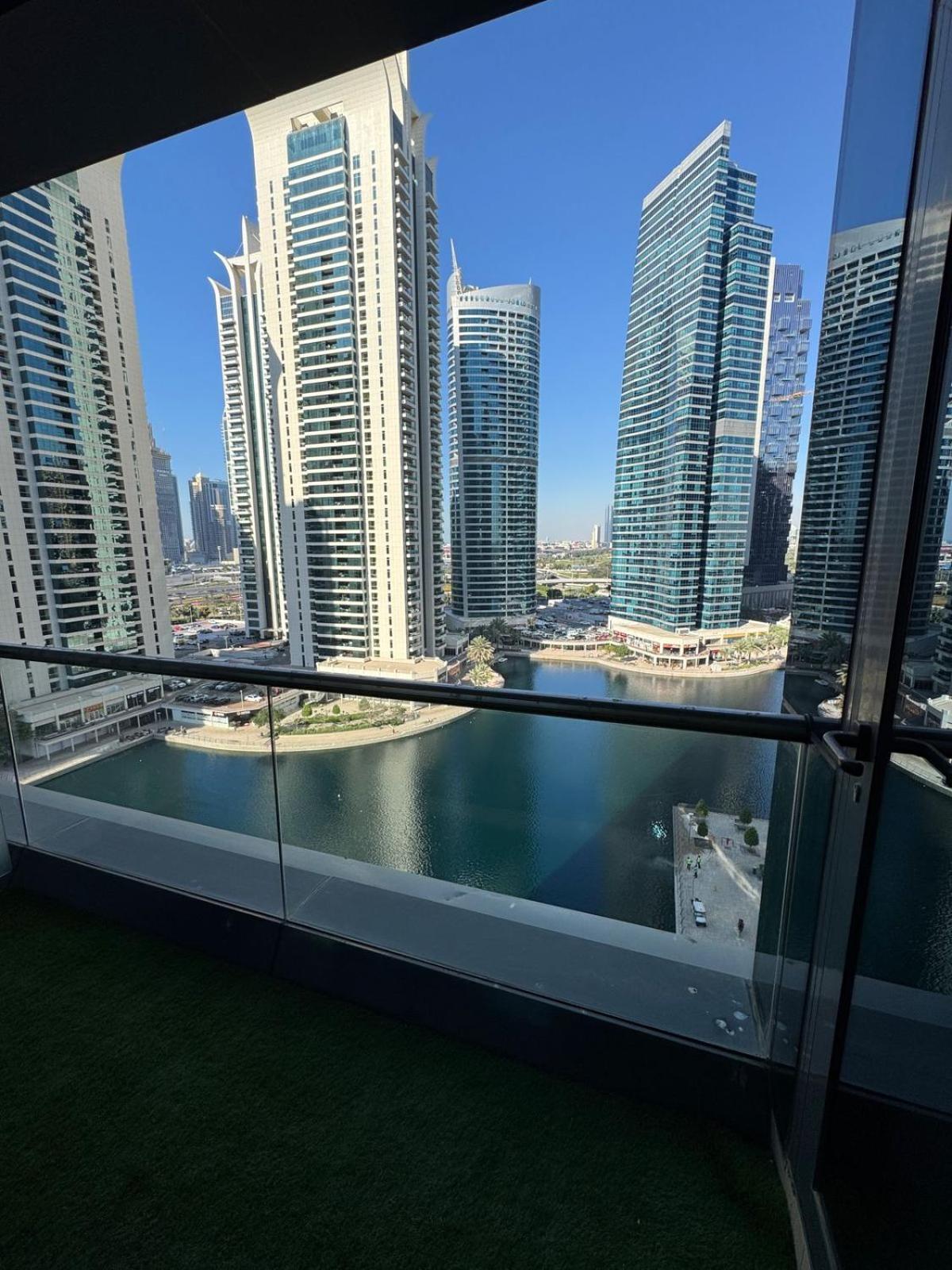 Click Stay - JLT - 2 Bedroom & Balcony Lakes View Entire Apartment -SS