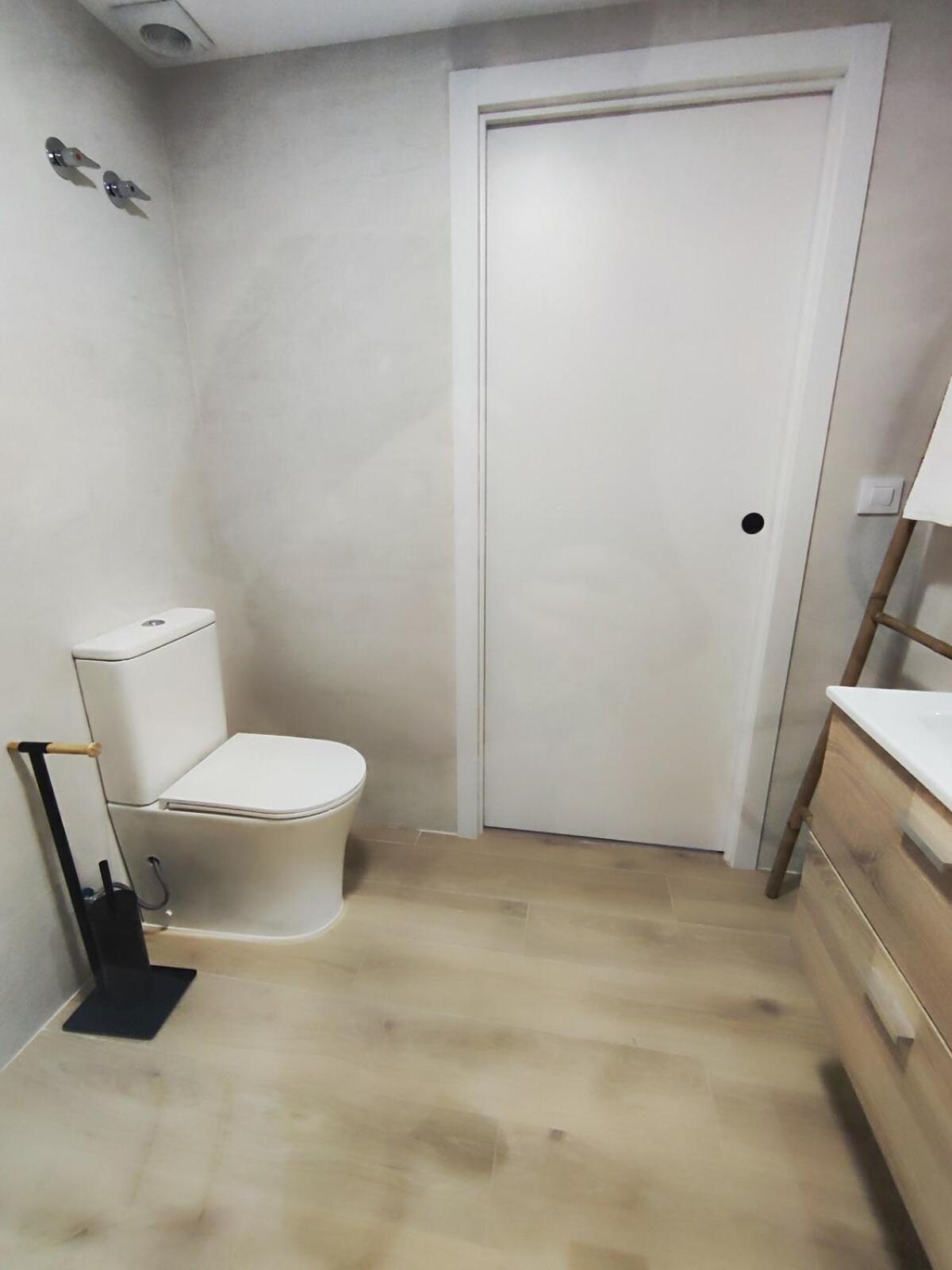 Caracol - Entire Apt - Near Beach and Stadium by Río Turia Apartments