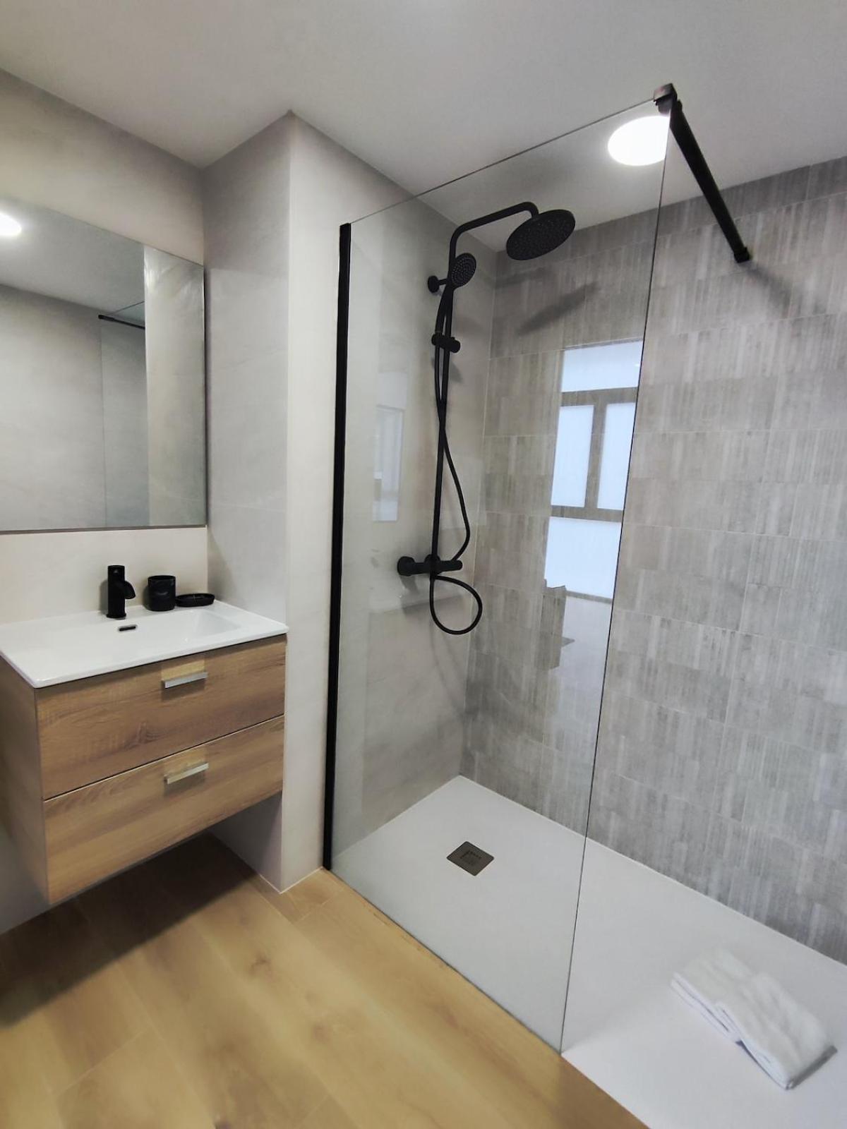 Caracol - Entire Apt - Near Beach and Stadium by Río Turia Apartments