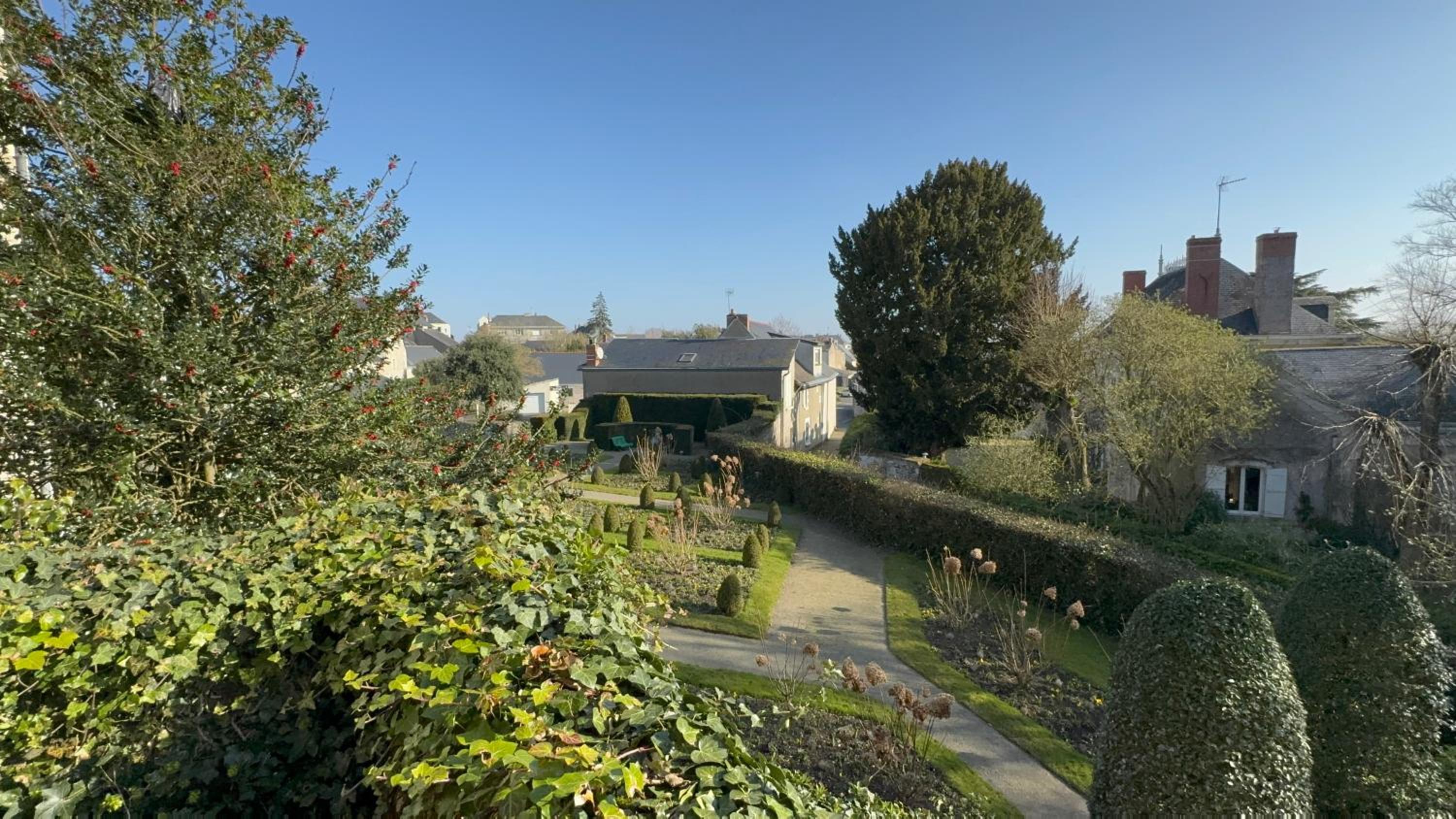 Maison 4 chambres près d Angers et à 500 m de la Loire