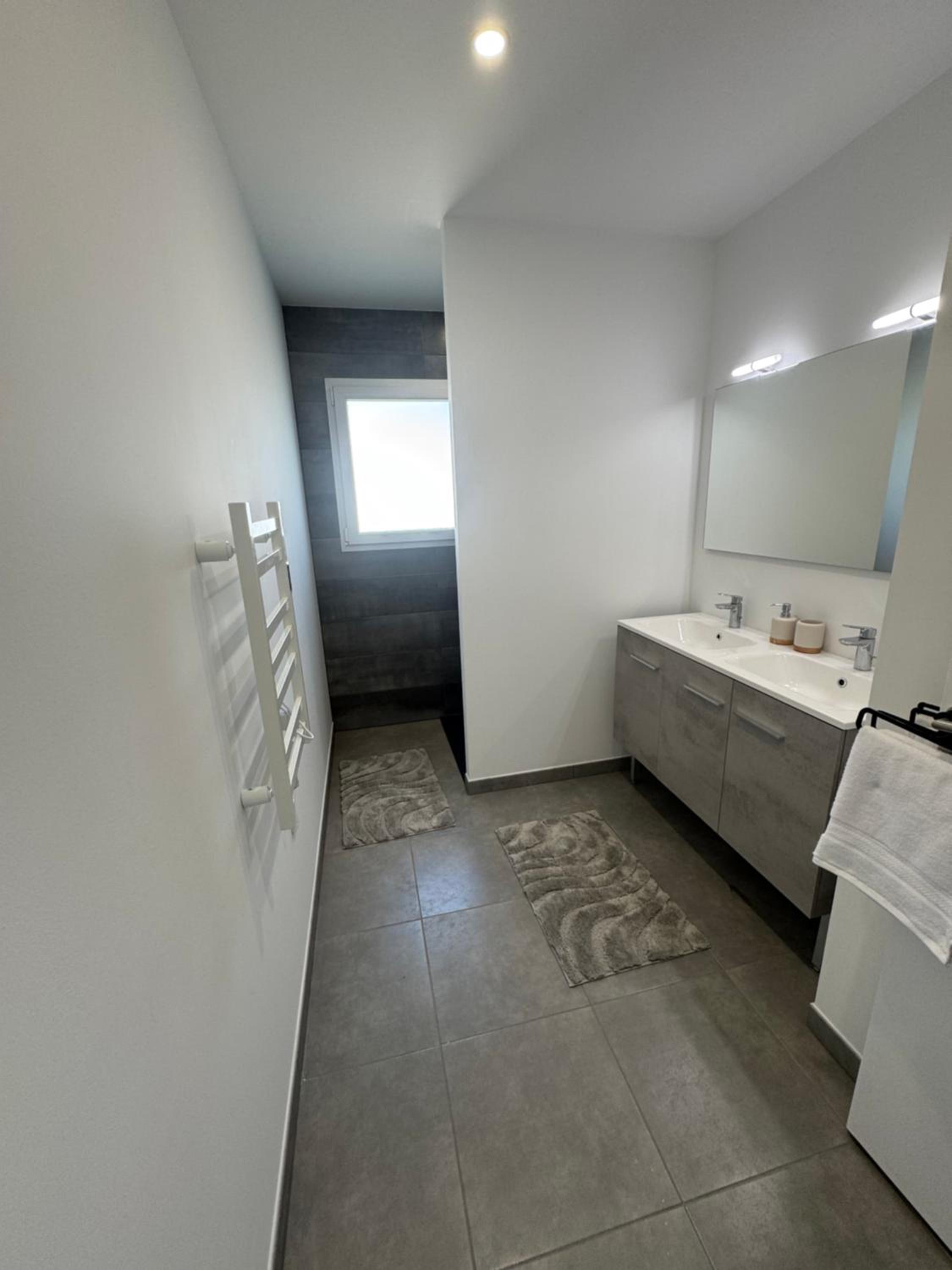 Maison 4 chambres près d Angers et à 500 m de la Loire
