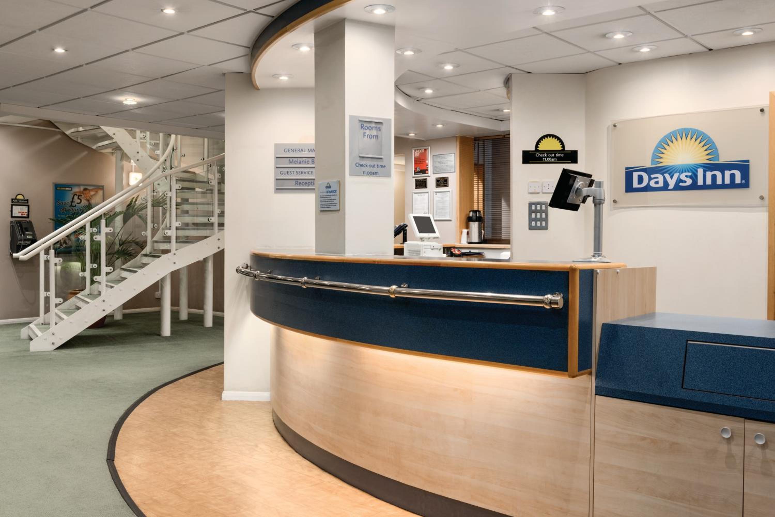 Hotel Days Inn by Wyndham Donington - Image 1