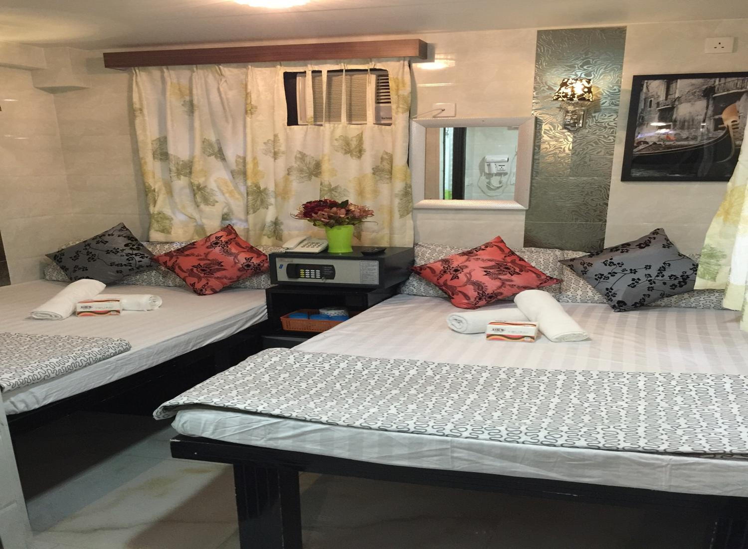 Skylark Hostel