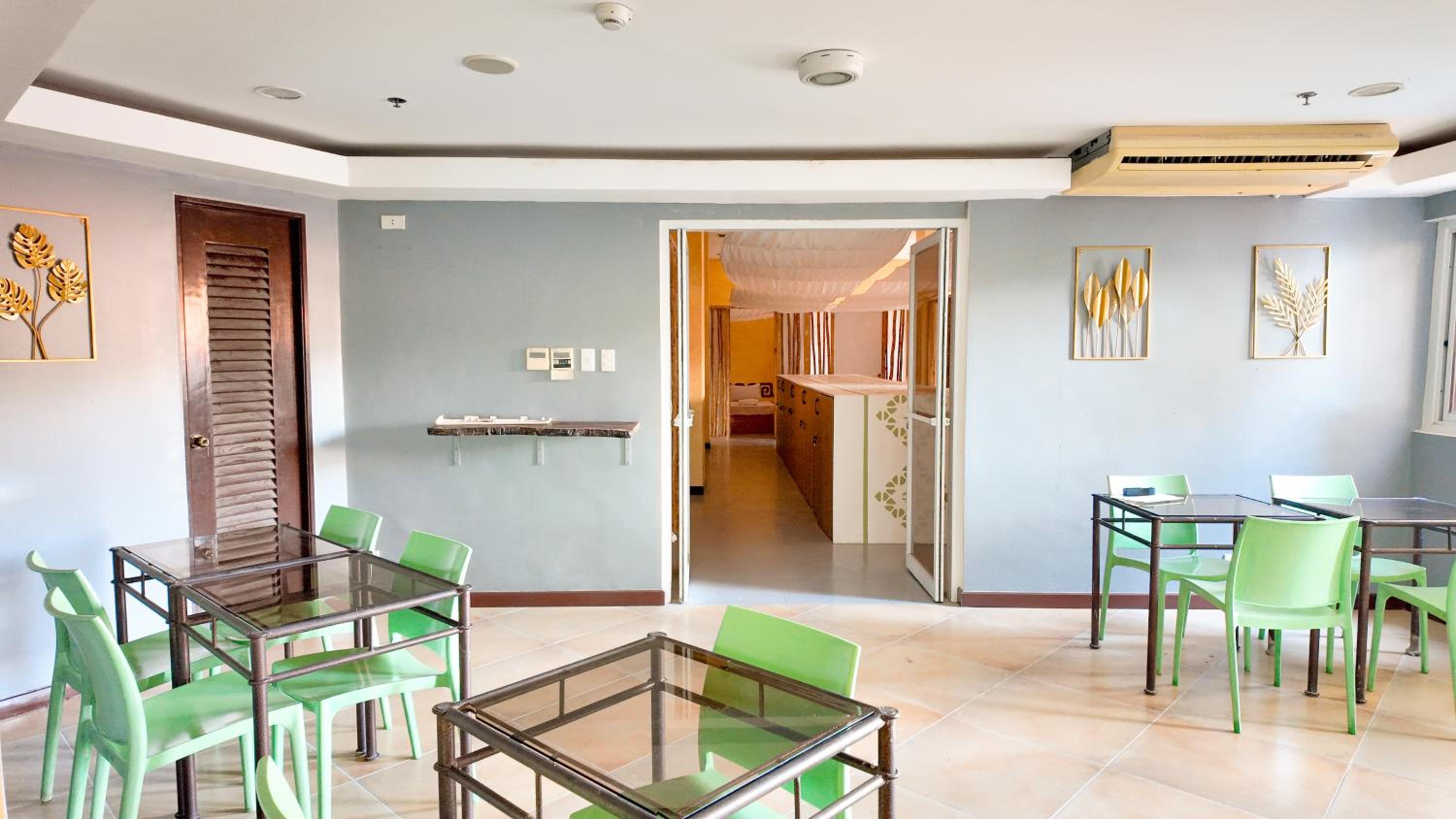 Female Dorm by Palacio Hostel