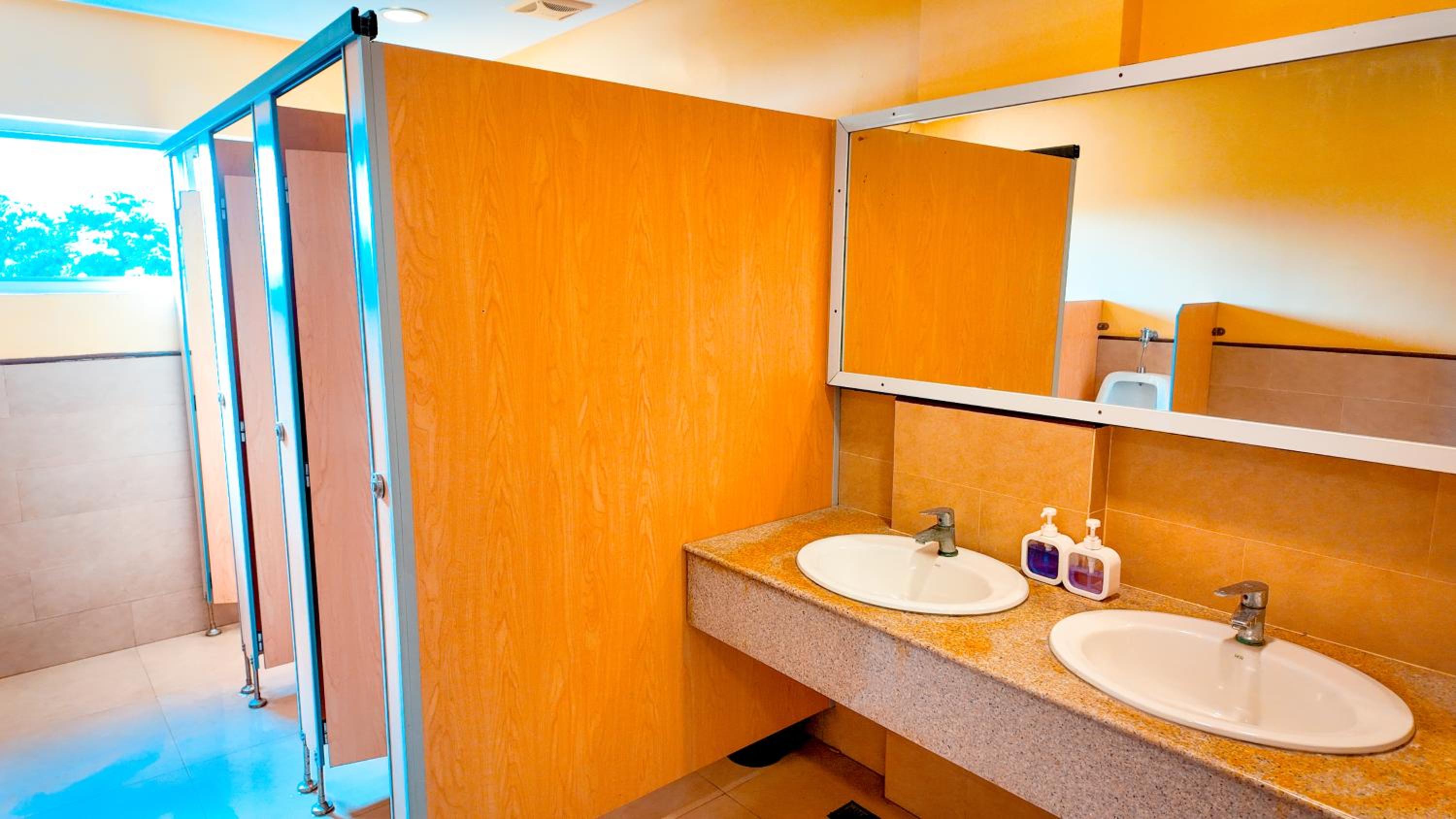 Female Dorm by Palacio Hostel