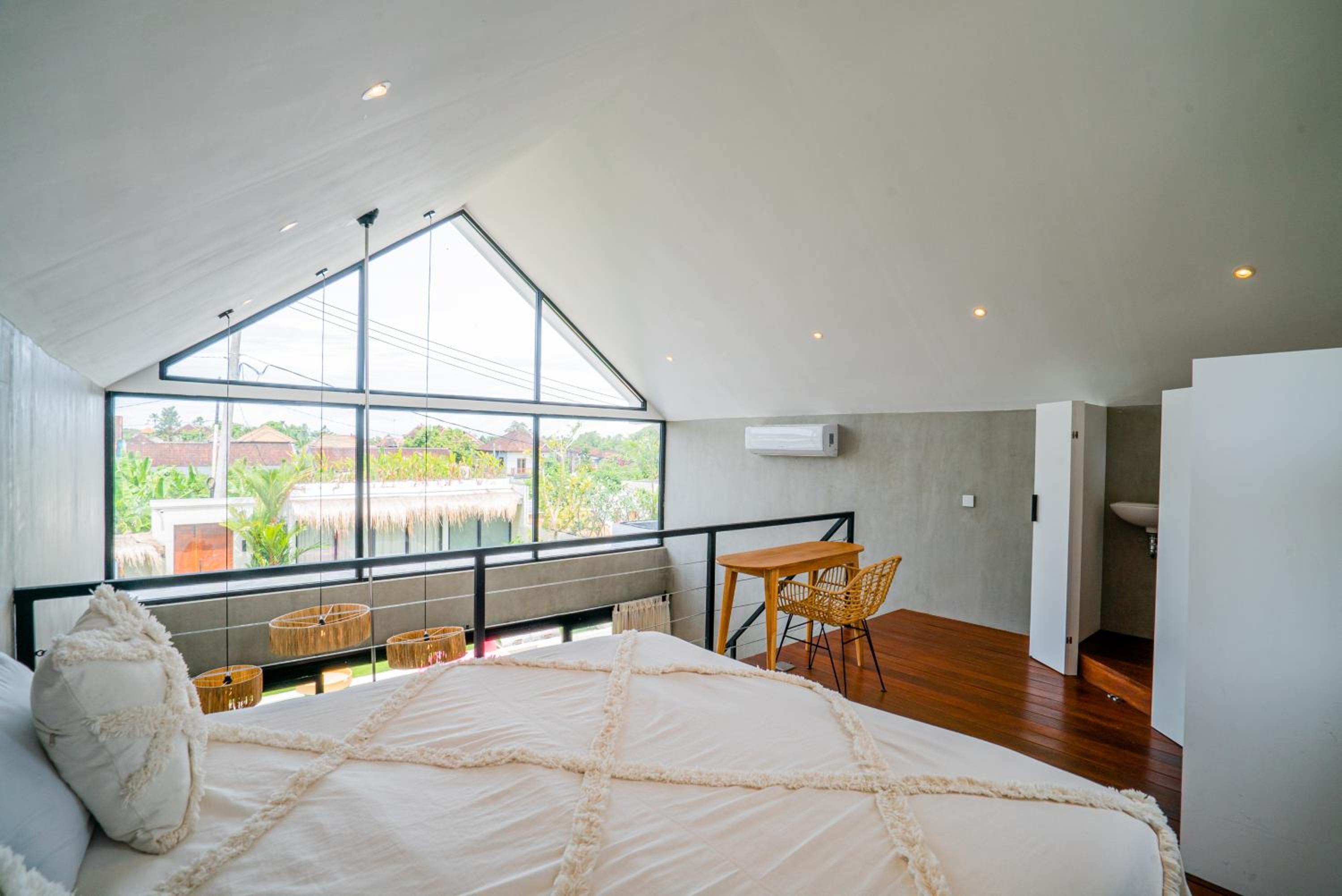 Casa Luna - 4BR villa near Canggu