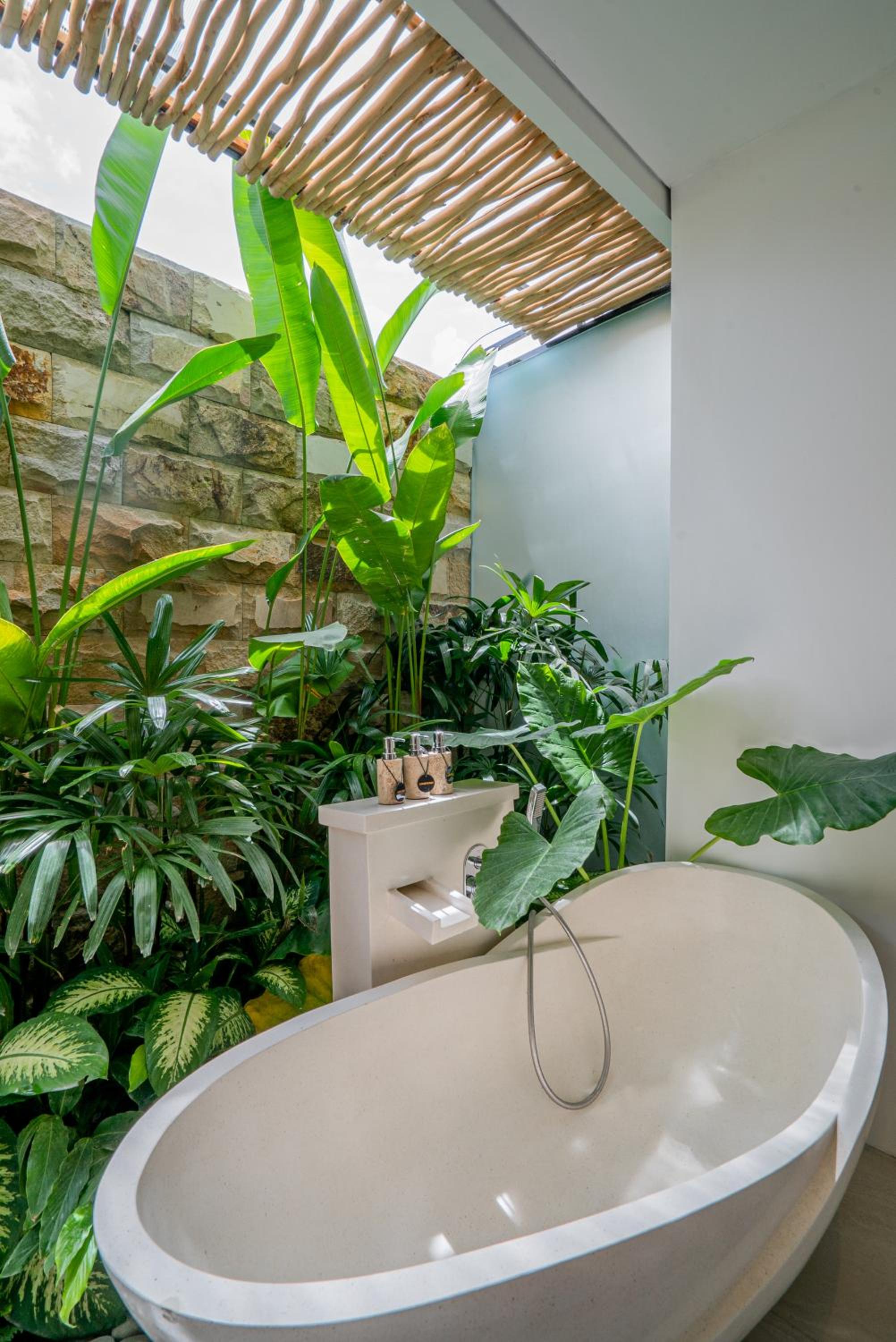 Casa Luna - 4BR villa near Canggu