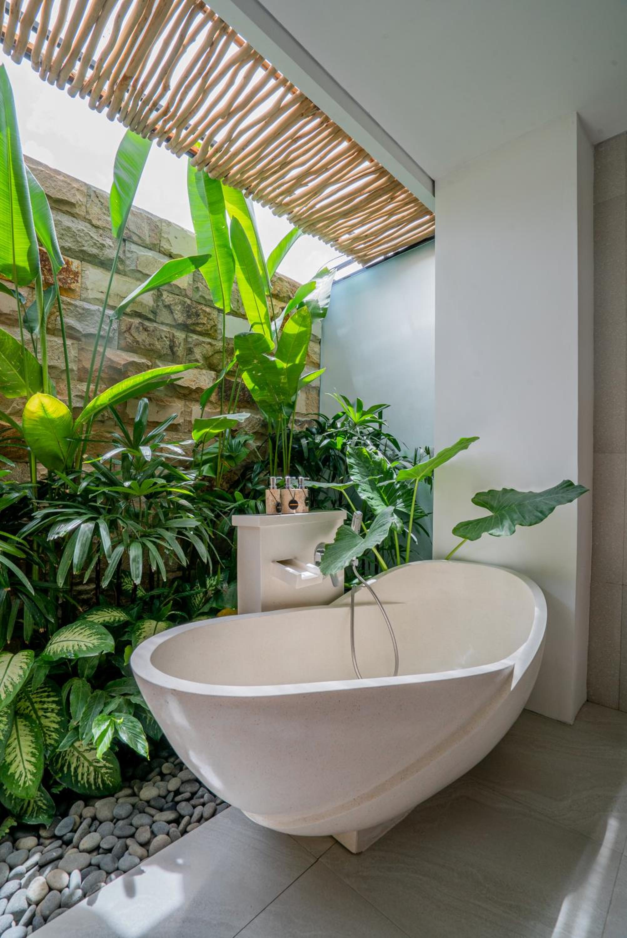 Casa Luna - 4BR villa near Canggu