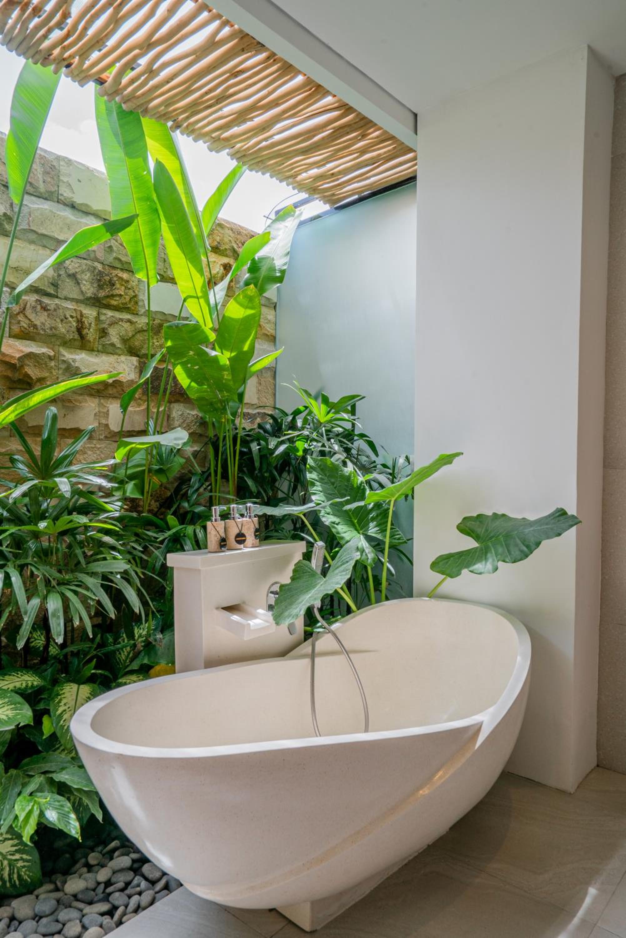 Casa Luna - 4BR villa near Canggu