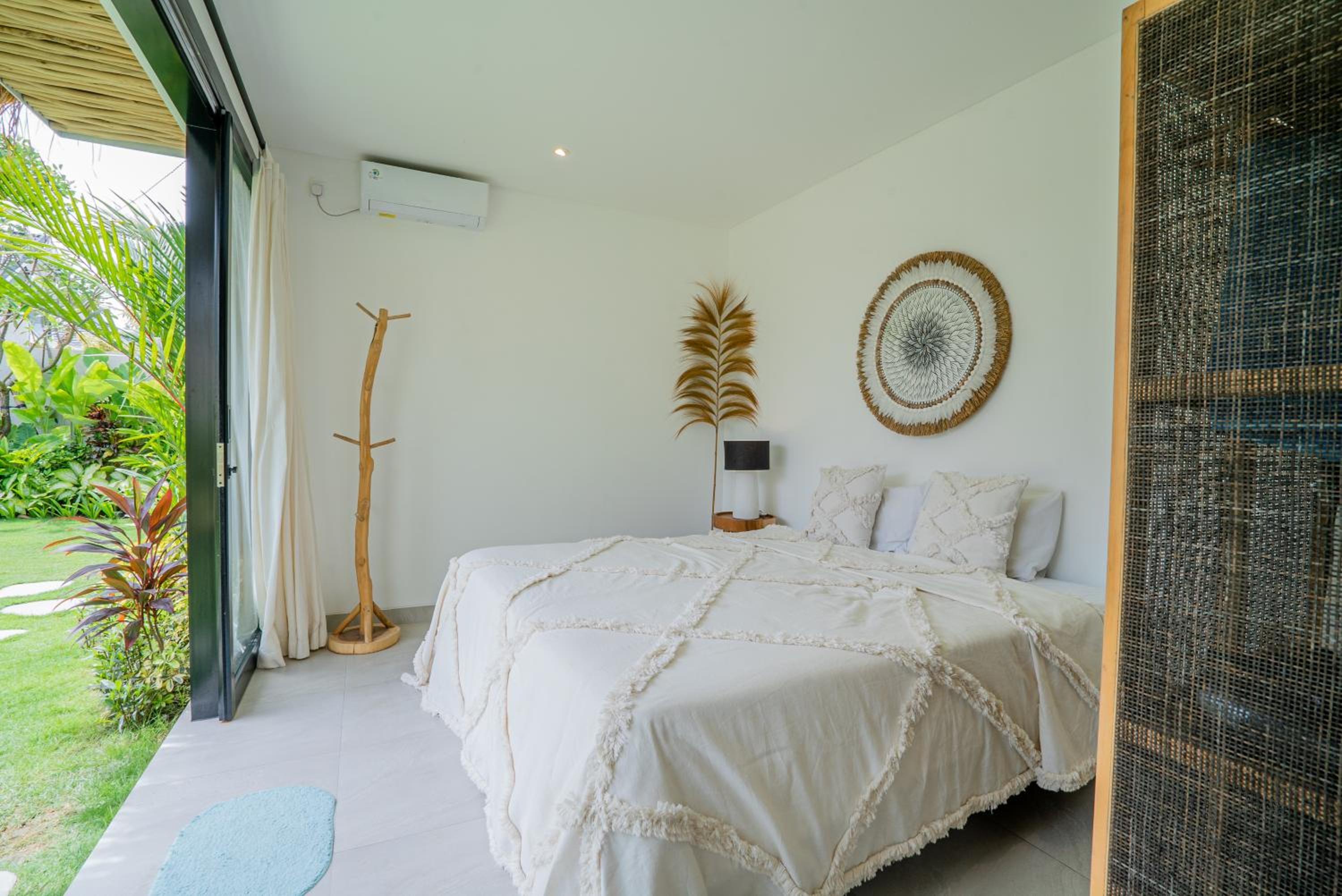 Casa Luna - 4BR villa near Canggu