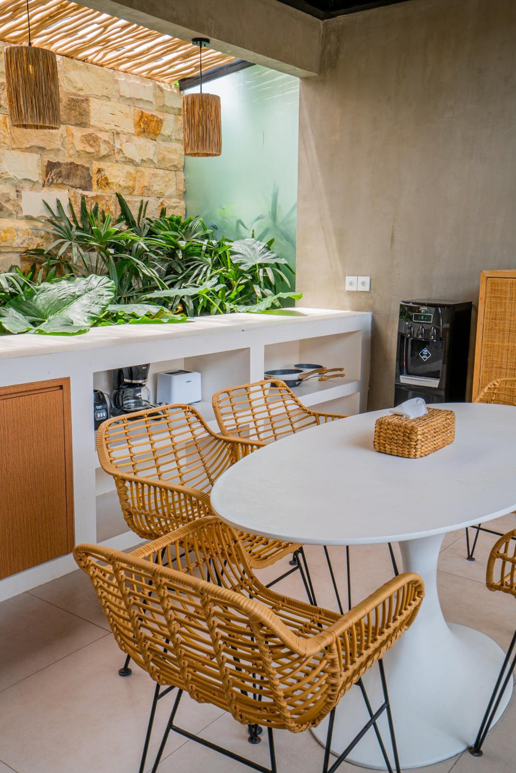 Casa Luna - 4BR villa near Canggu