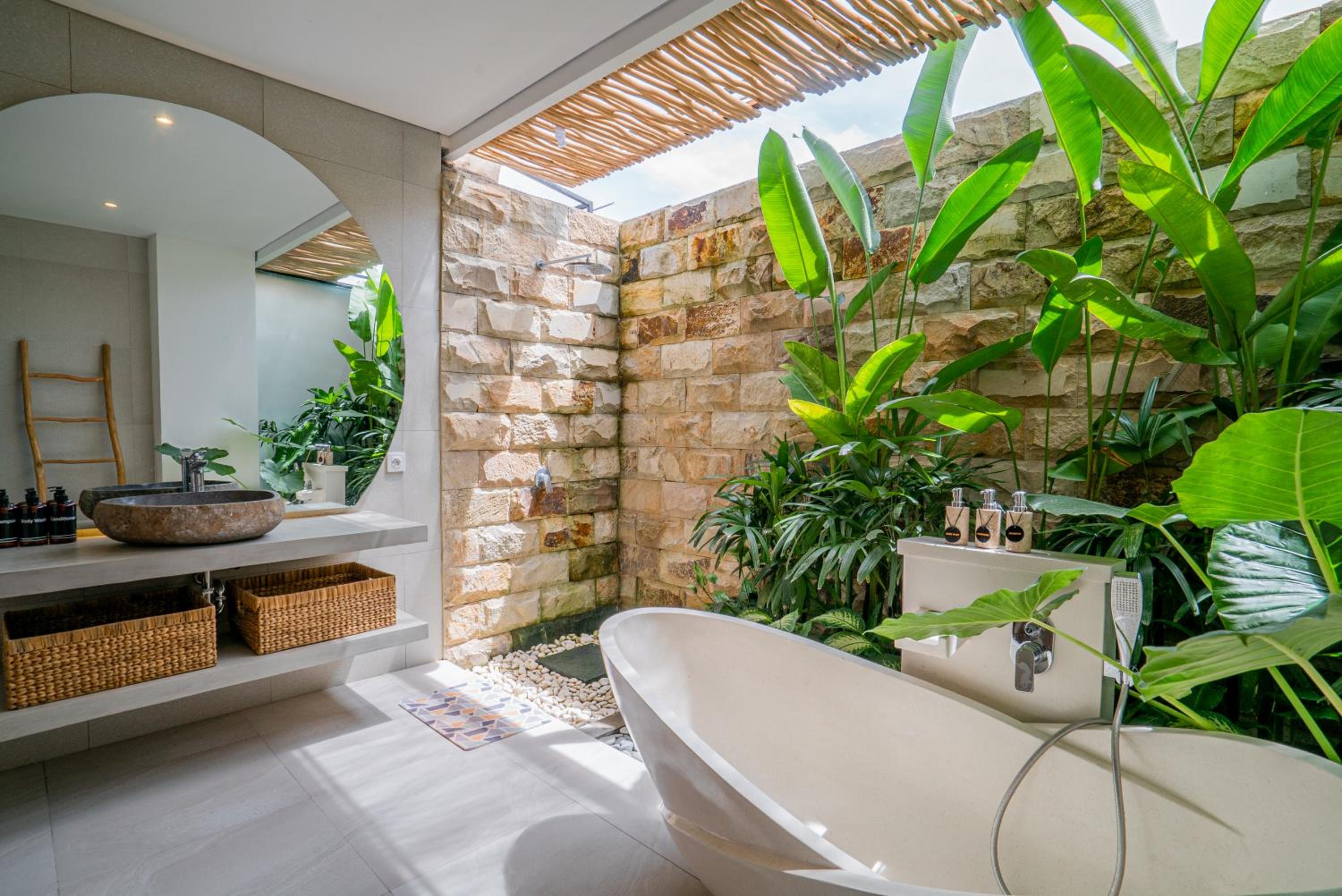 Casa Luna - 4BR villa near Canggu