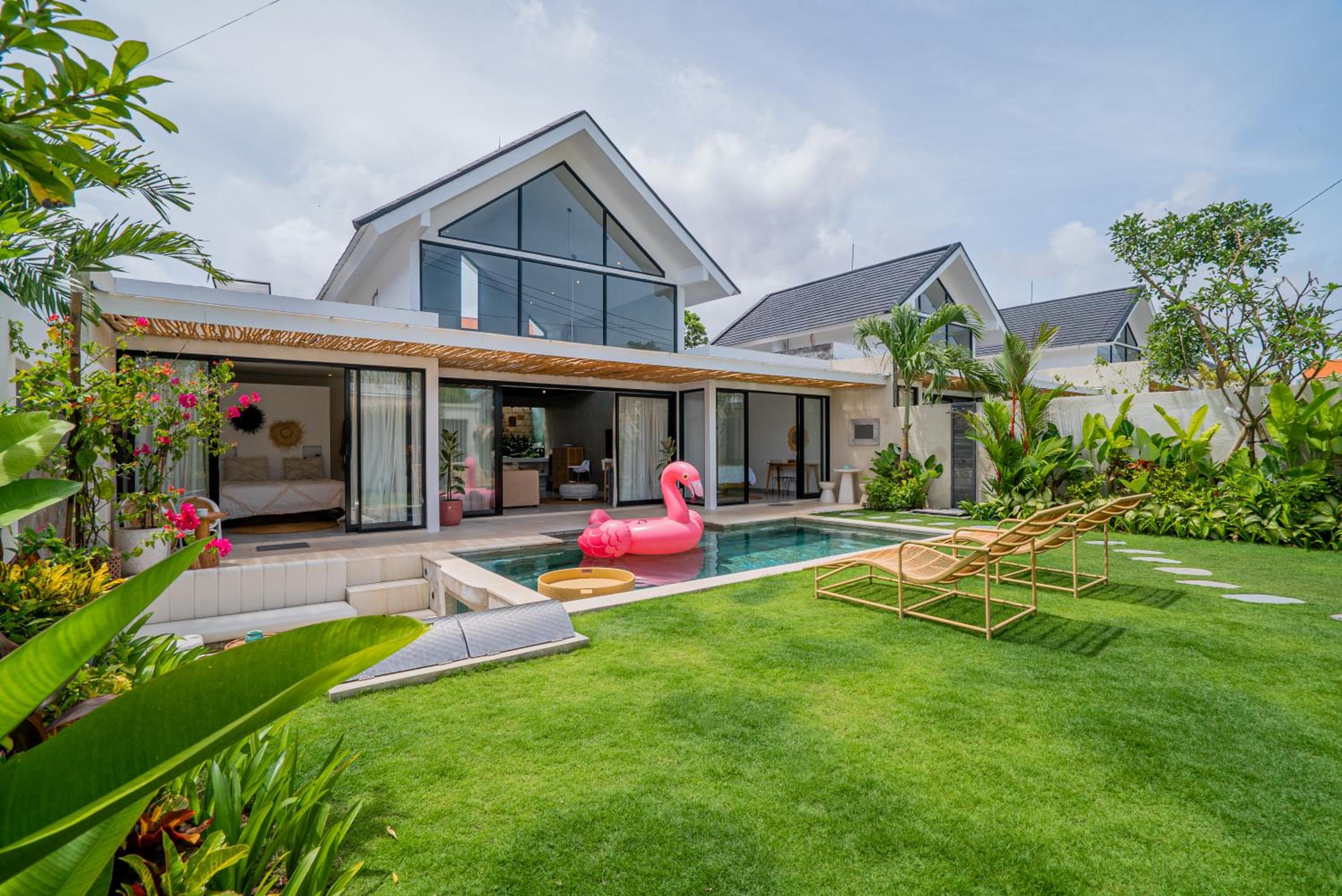 Casa Luna - 4BR villa near Canggu