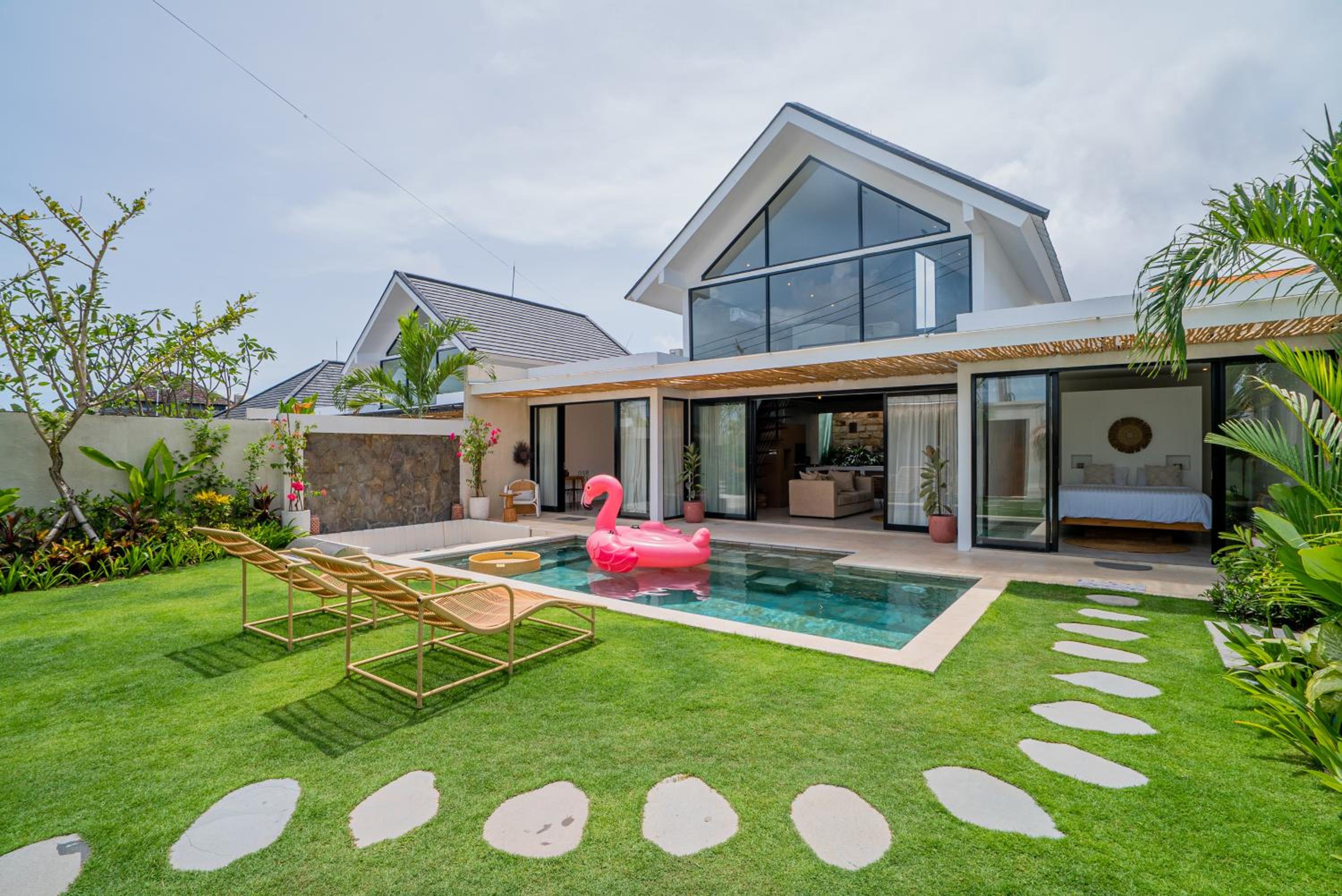 Casa Luna - 4BR villa near Canggu