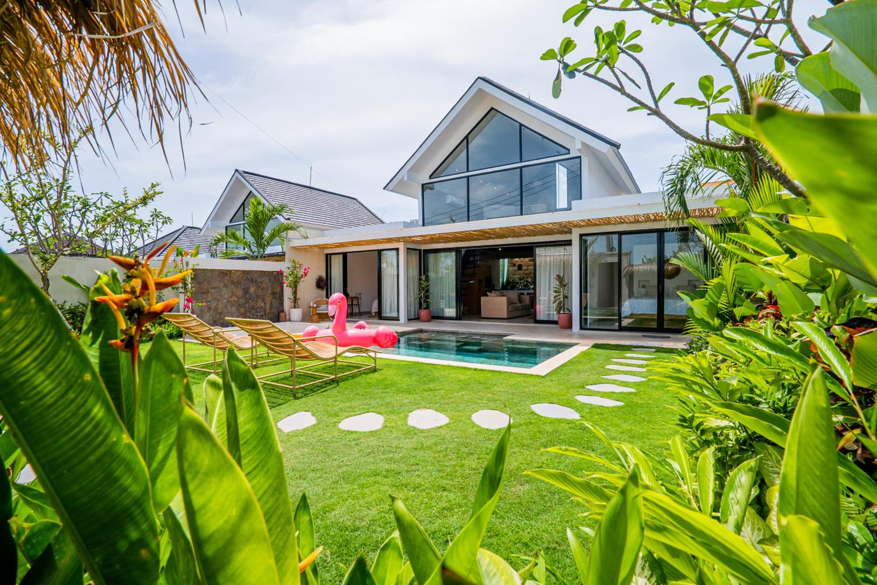 Casa Luna - 4BR villa near Canggu