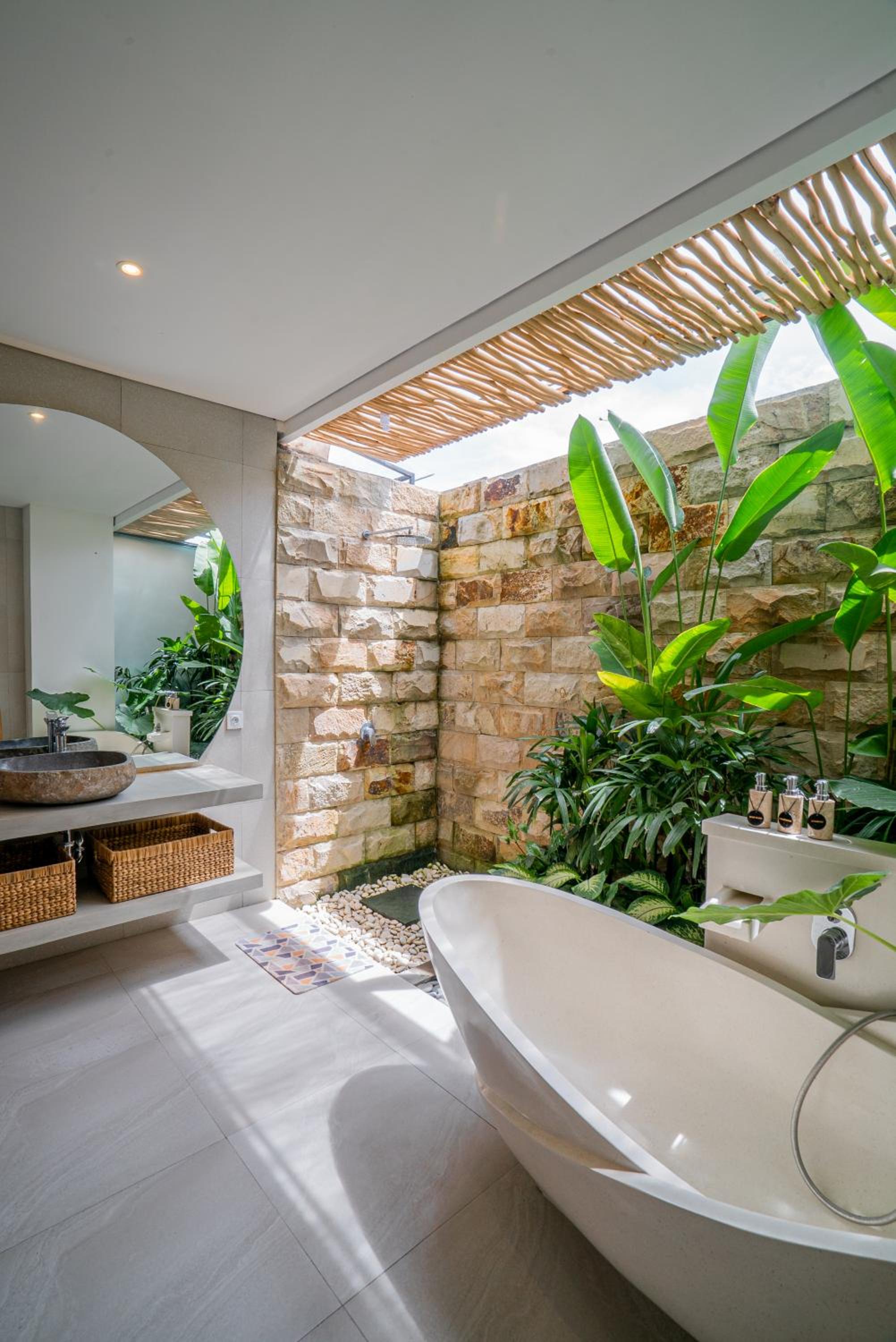 Casa Luna - 4BR villa near Canggu
