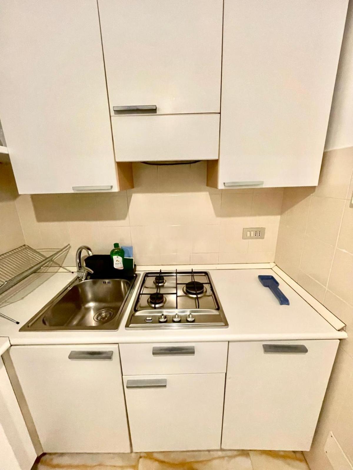 Downtown Milan Chic Apartment - Quiet Retreat with Free WIFI & Air Conditioning