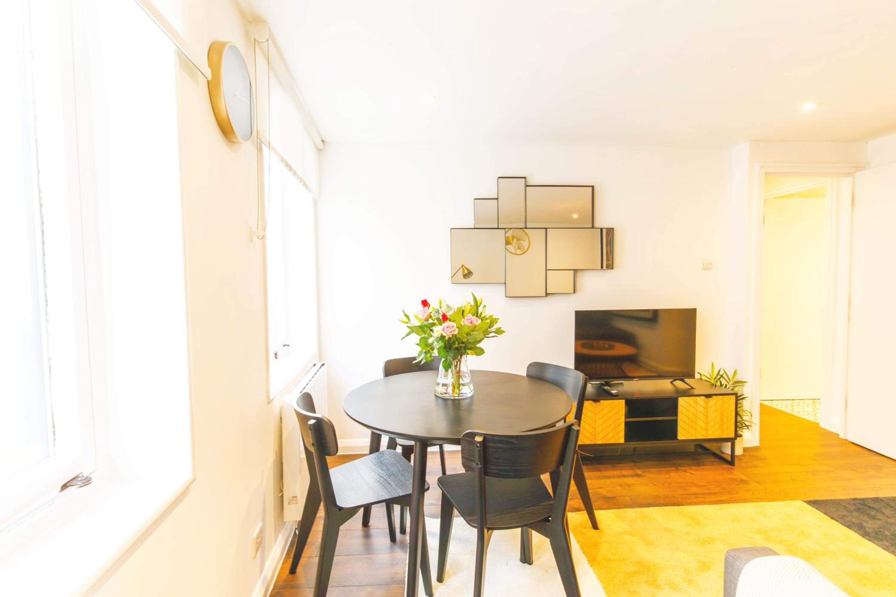Accomodo London Soho - Elegant Apartments near Carnaby Street and Oxford Street