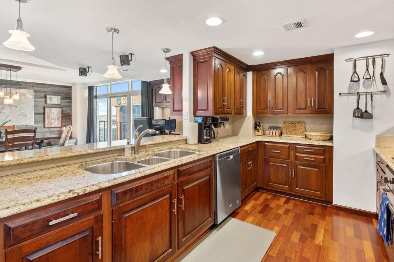 City Center Oasis Prime Location with Views