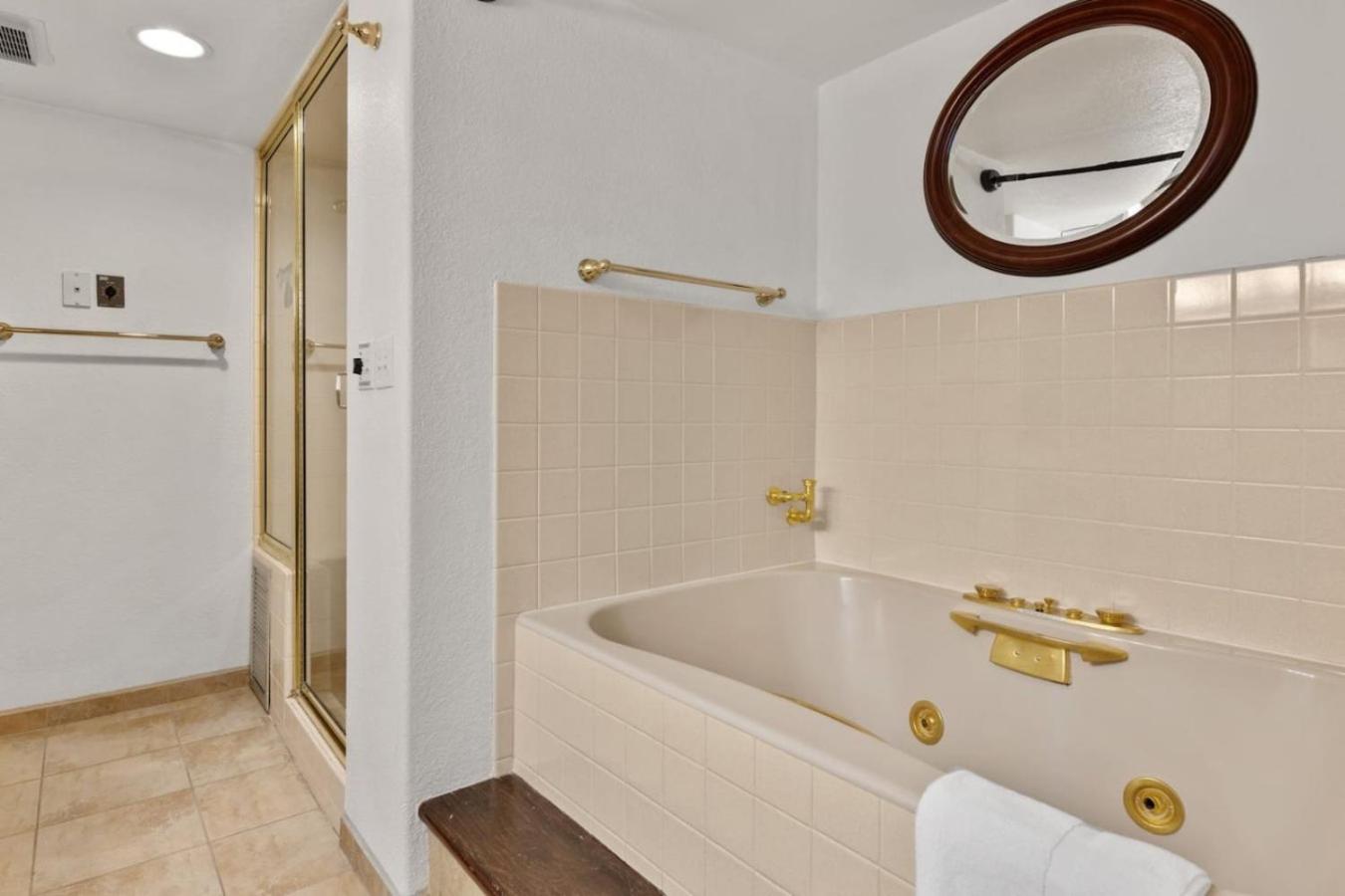 City Center Oasis Prime Location with Views