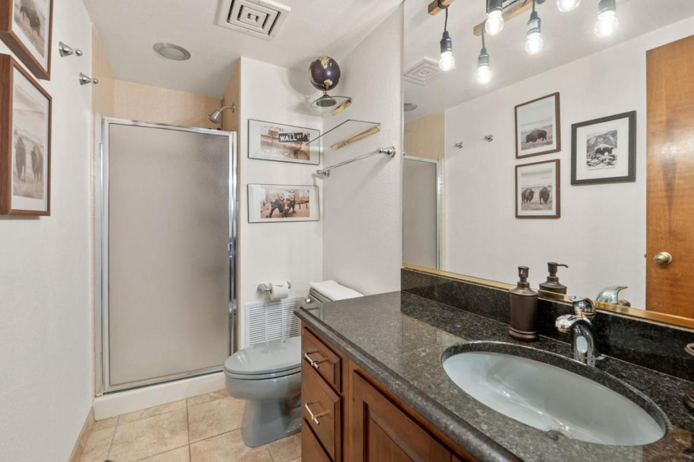 City Center Oasis Prime Location with Views