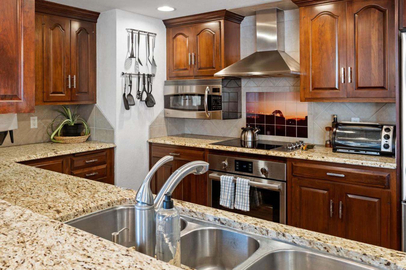 City Center Oasis Prime Location with Views