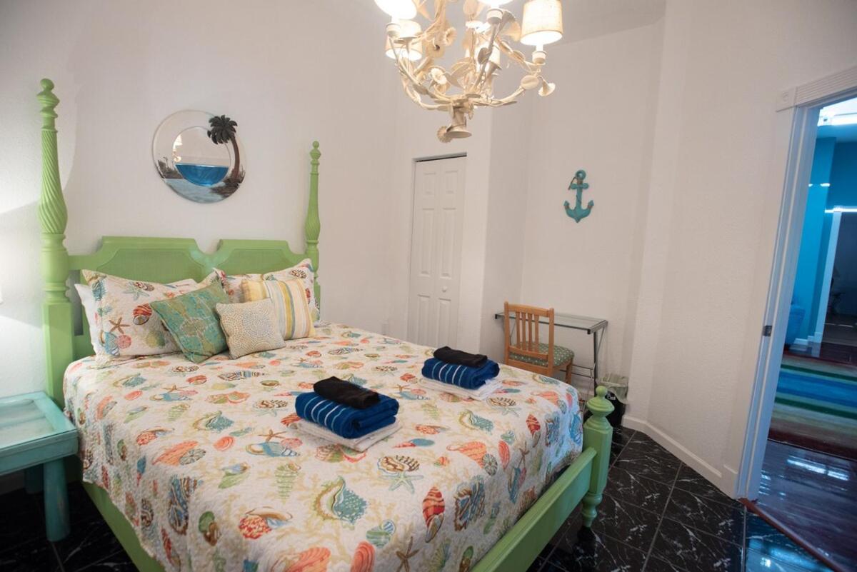 Huge home w pool Siesta Key and Anna Maria