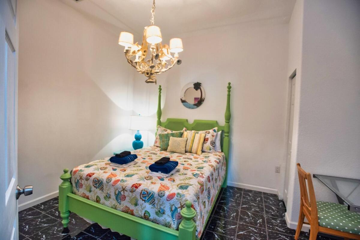 Huge home w pool Siesta Key and Anna Maria
