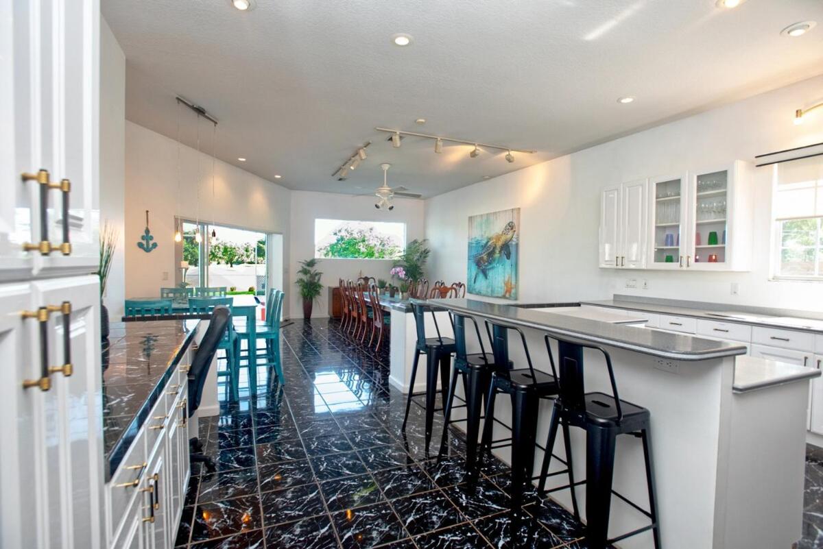 Huge home w pool Siesta Key and Anna Maria