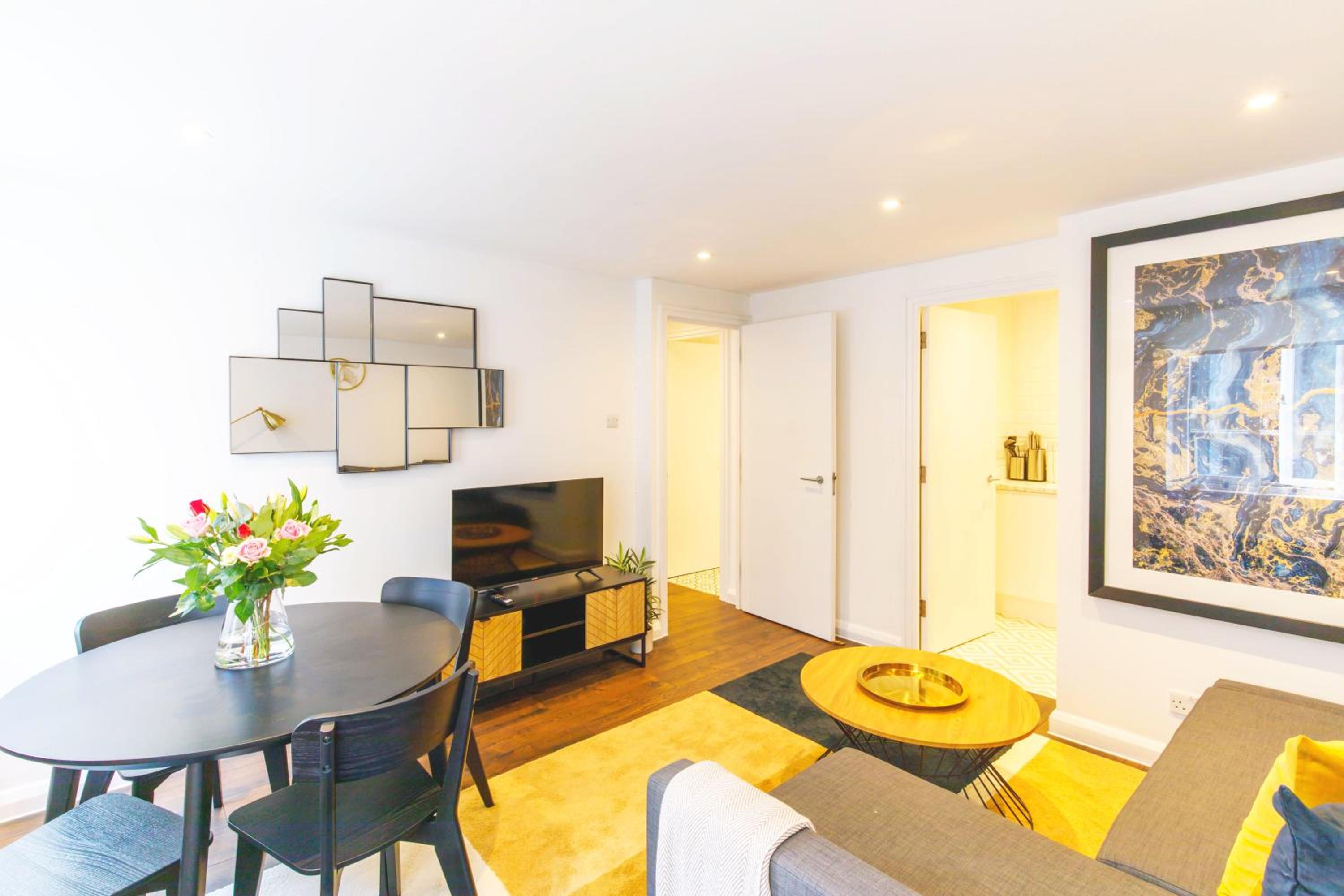 Accomodo London Soho - Elegant Apartments near Carnaby Street and Oxford Street