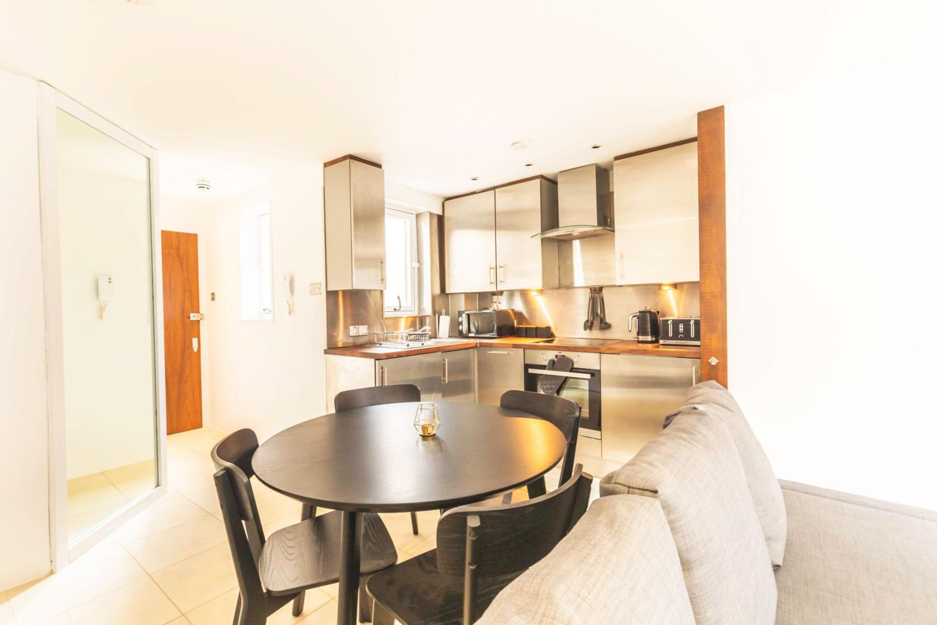 Accomodo London Soho - Elegant Apartments near Carnaby Street and Oxford Street