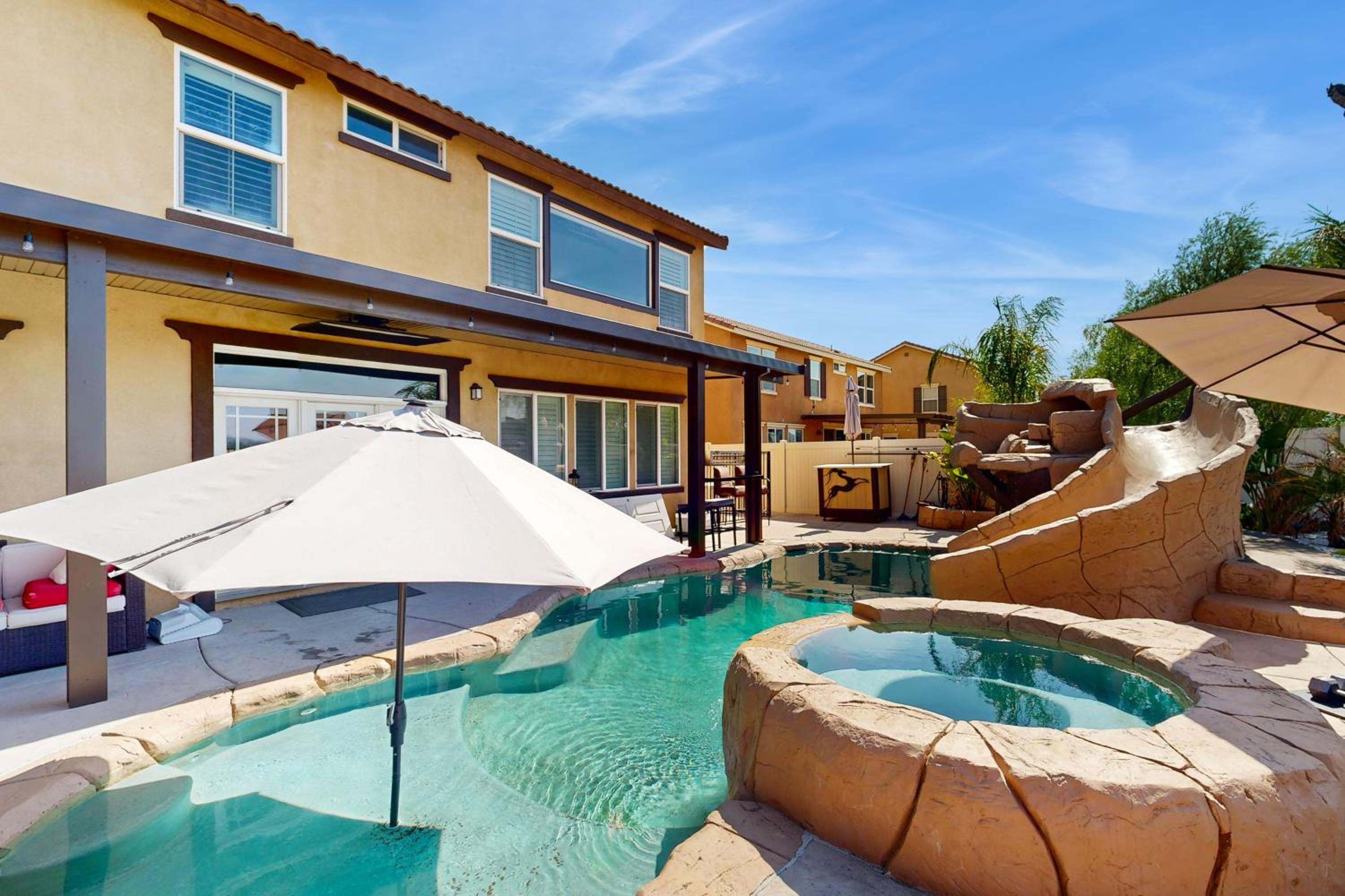 Outdoor Oasis with Pool and Hot Tub Perris Getaway