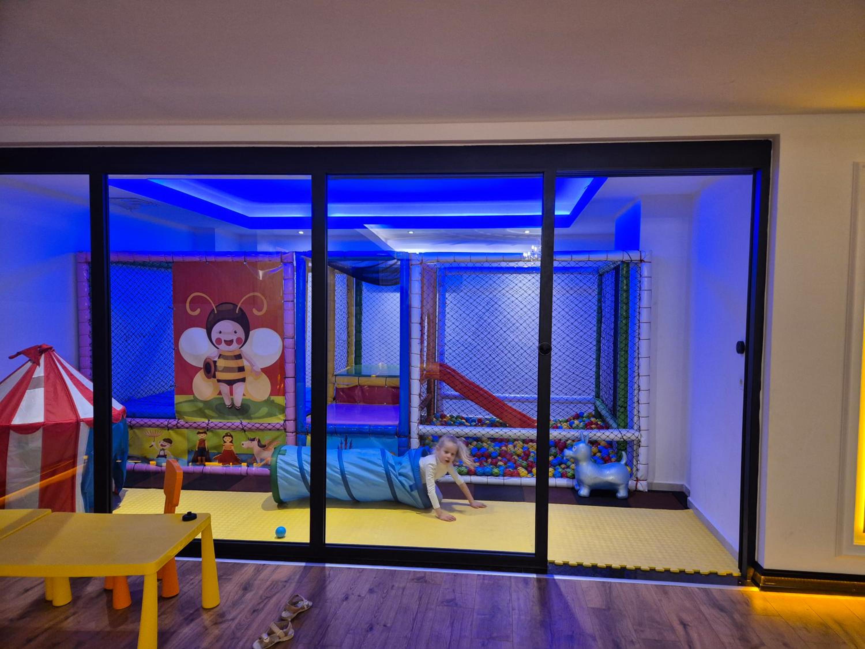 Luxury apartment with panoramic sea view ruby