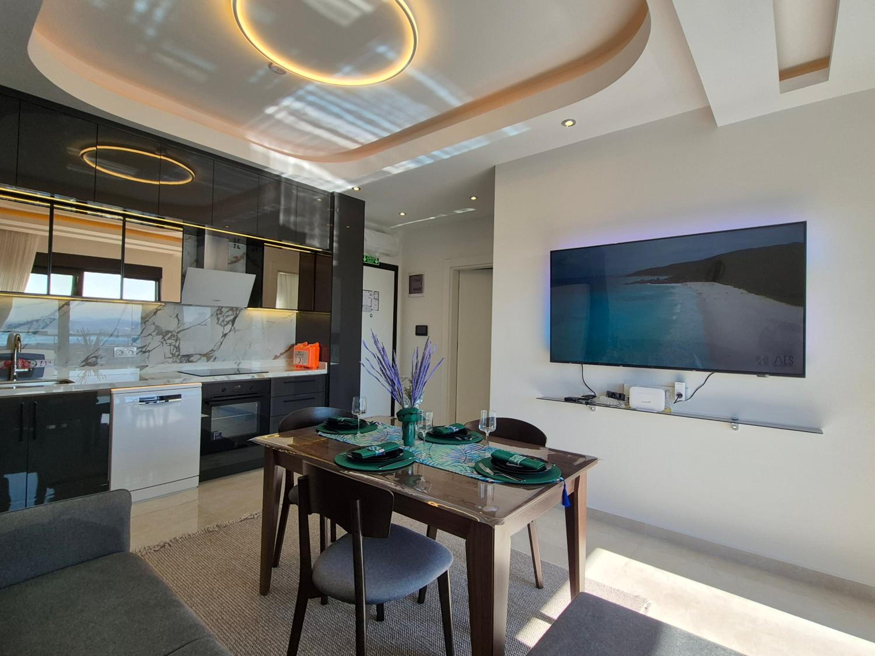 Luxury apartment with panoramic sea view emerald