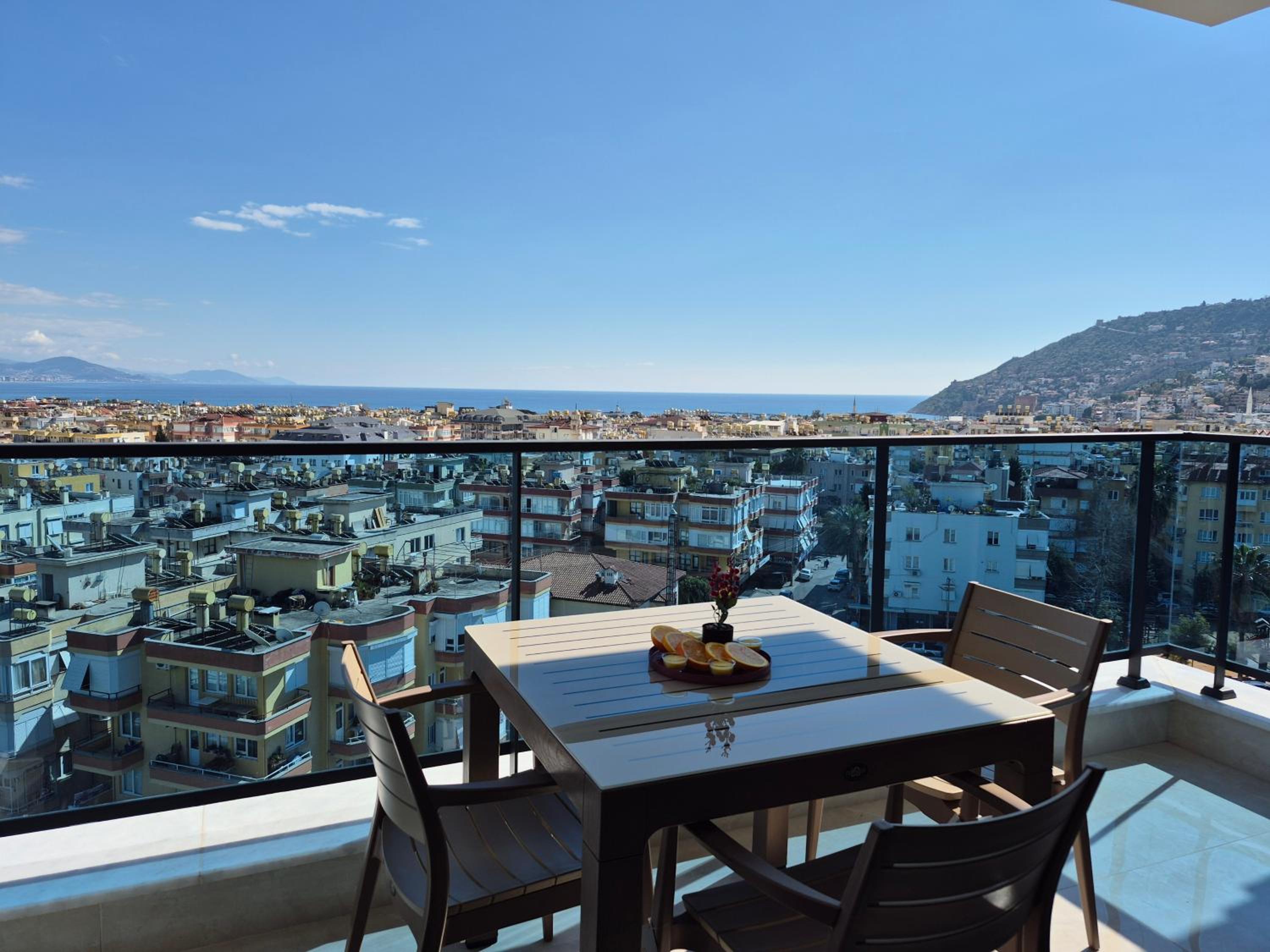 Luxury apartment with panoramic sea view ruby