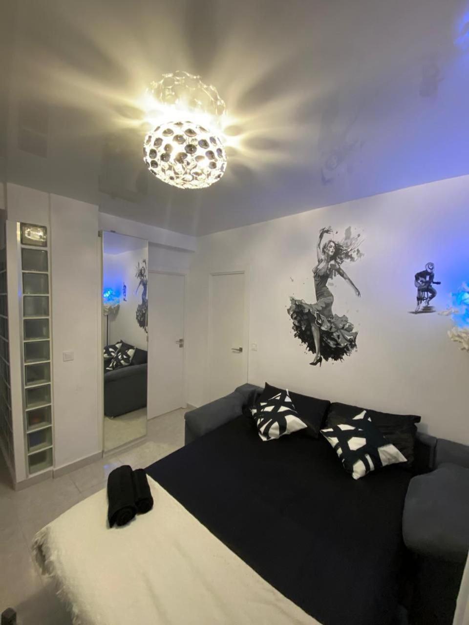 Modern Art apartment by the sea Playa del Espejo