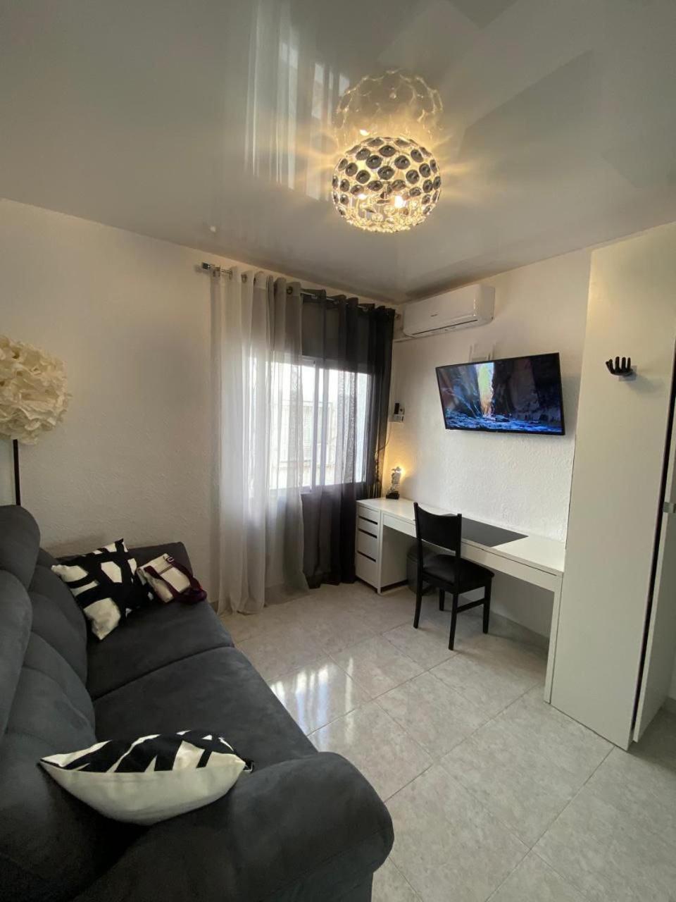 Modern Art apartment by the sea Playa del Espejo