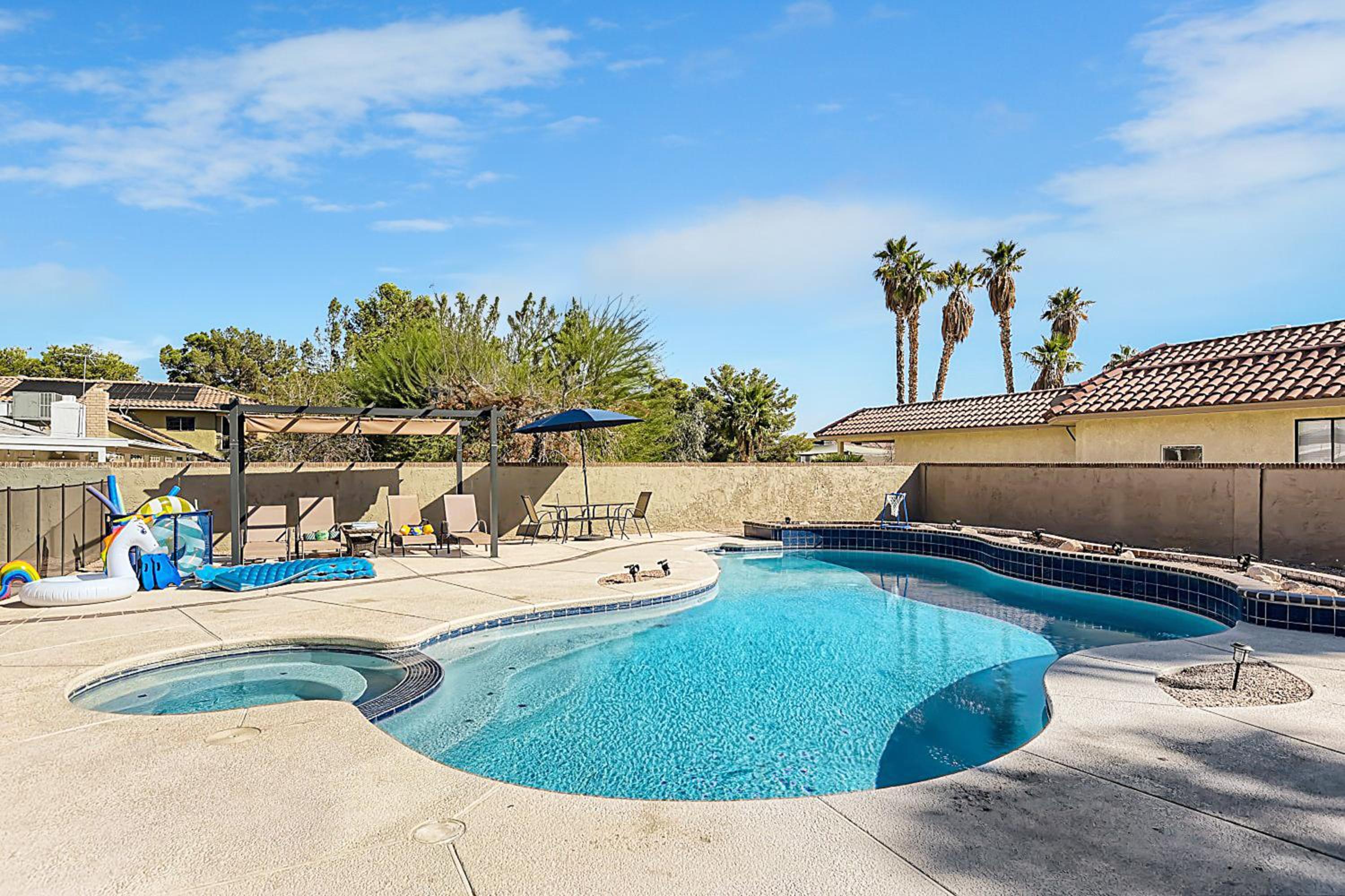 Lux life! Central location for business or play!