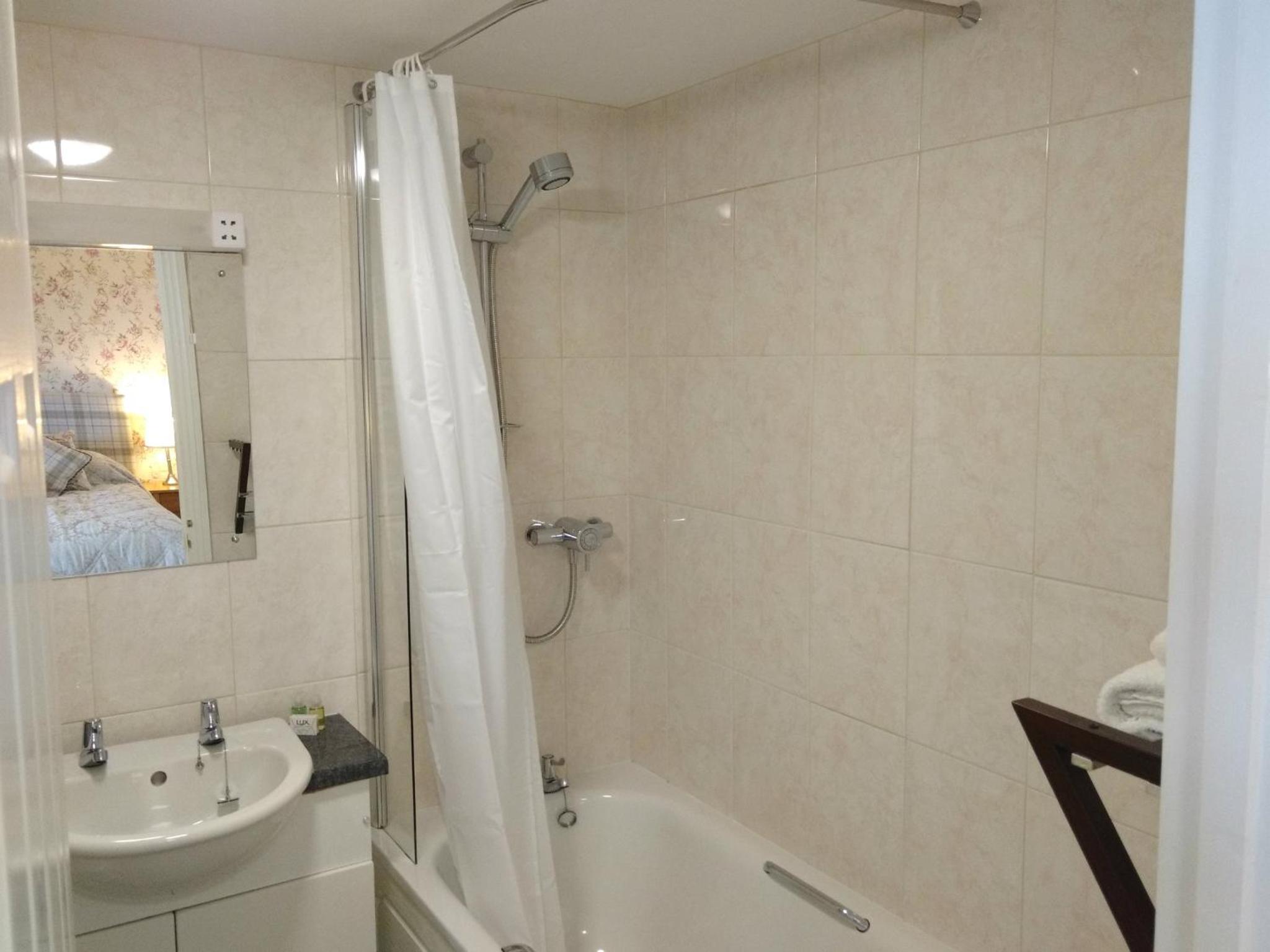 Lynton Vacations - Chough's Nest Hotel - Property Image 10