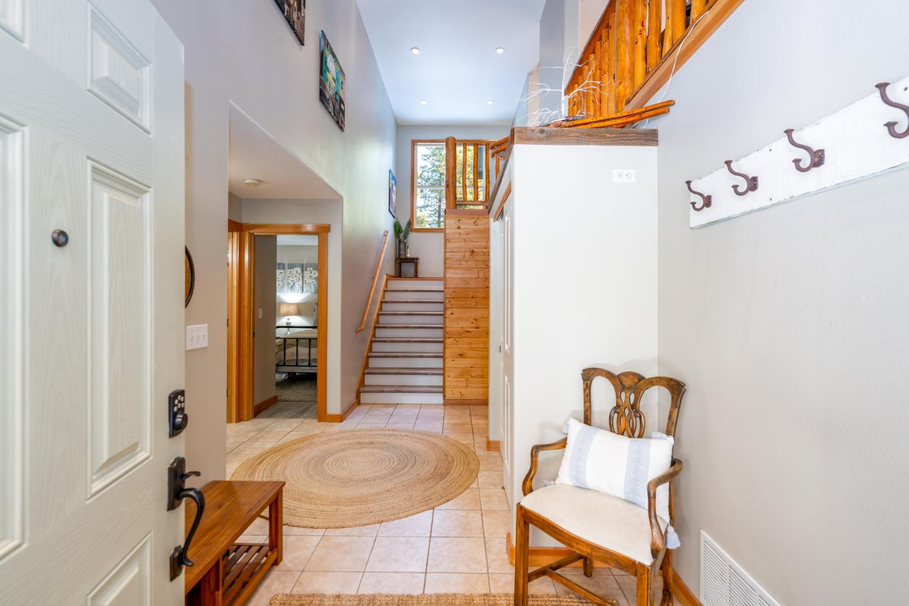 Cozy Pine Cabin Private Pool Access & Family Fun