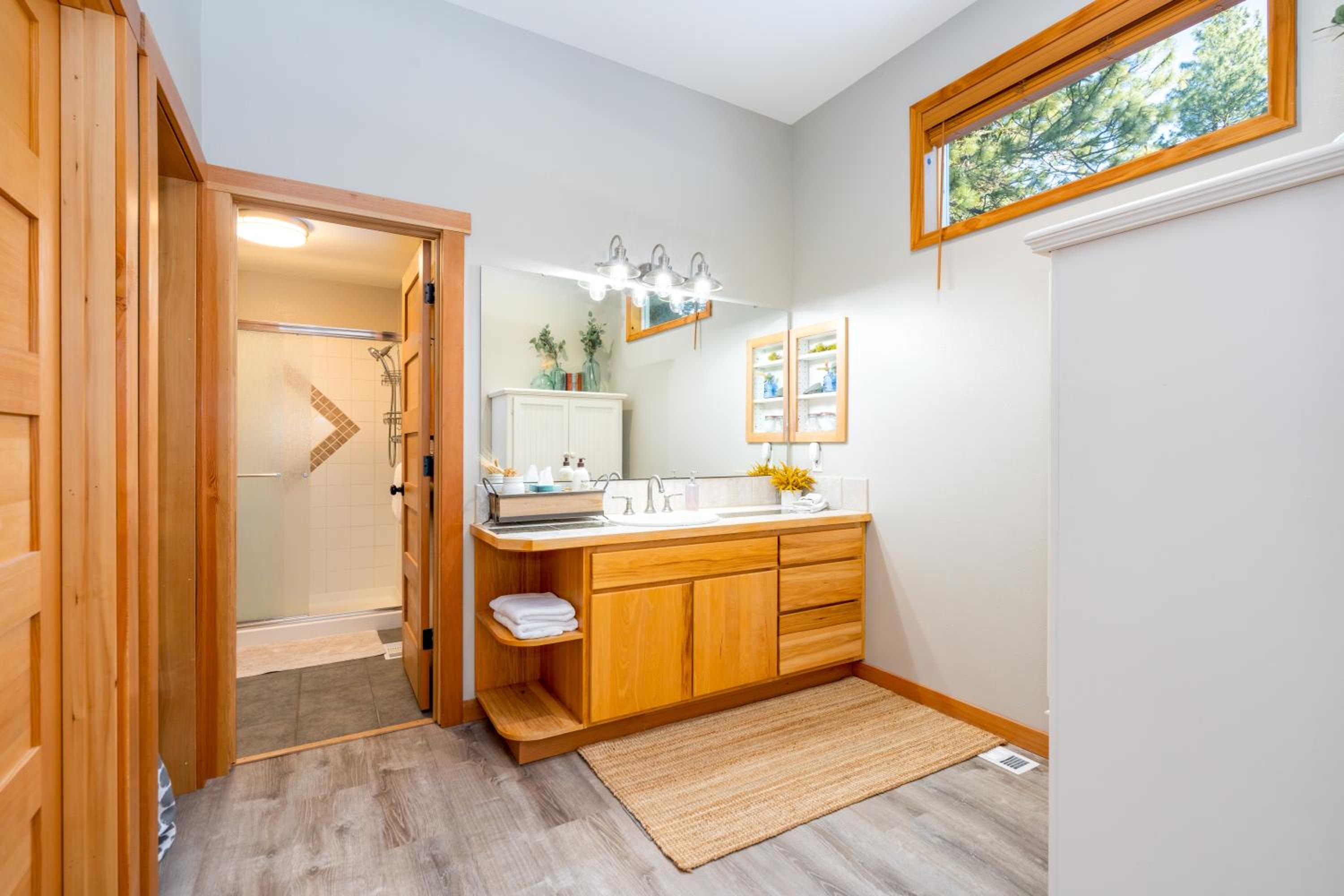 Cozy Pine Cabin Private Pool Access & Family Fun