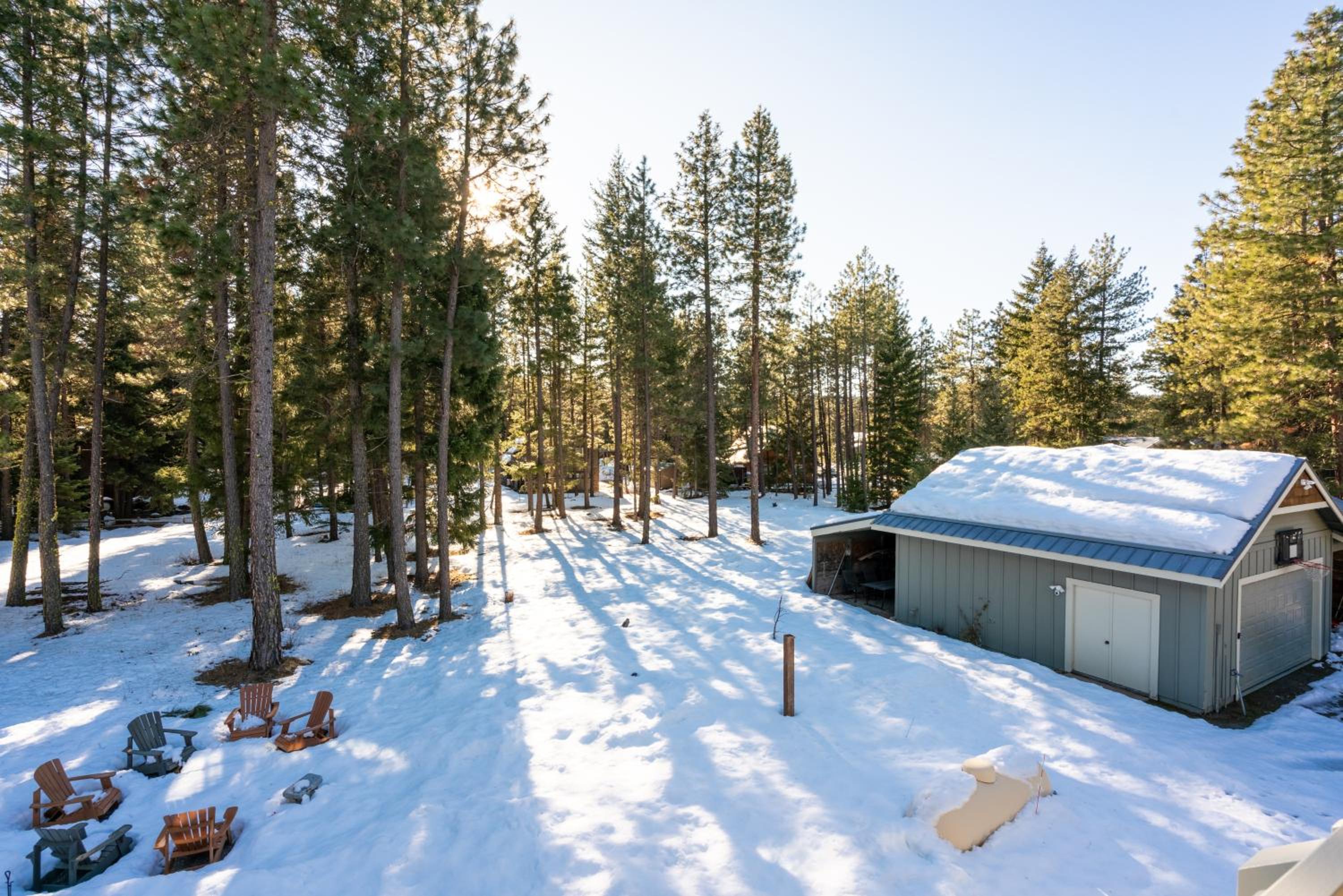 Cozy Pine Cabin Private Pool Access & Family Fun