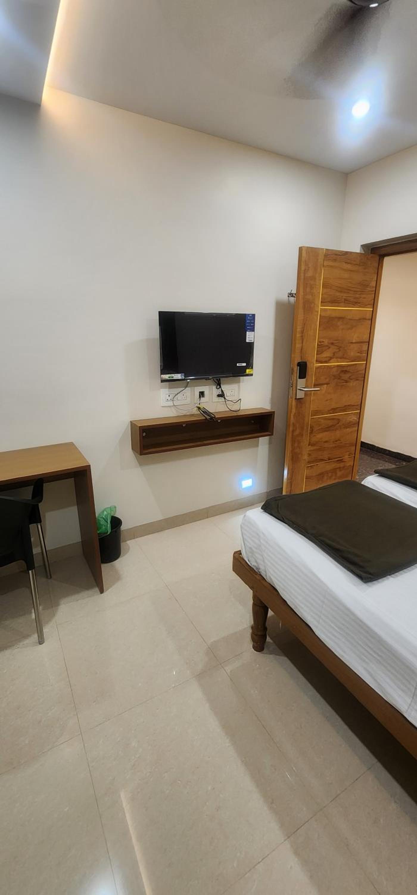 SRI KRISHNA LODGE