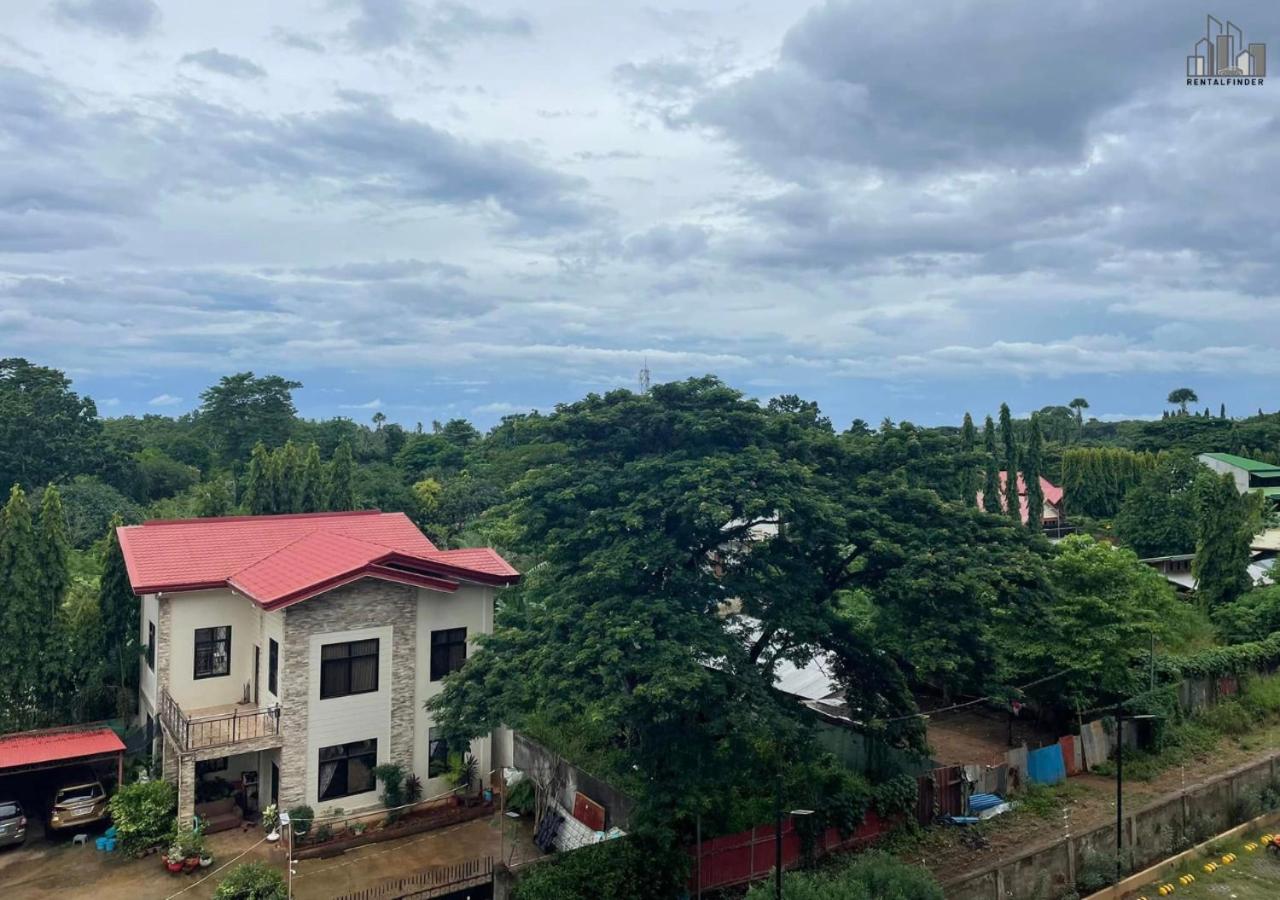 2BR Cozy Condo with a Balcony, FREE Pool, Gym Parking Near Airport - B2 6LusterB