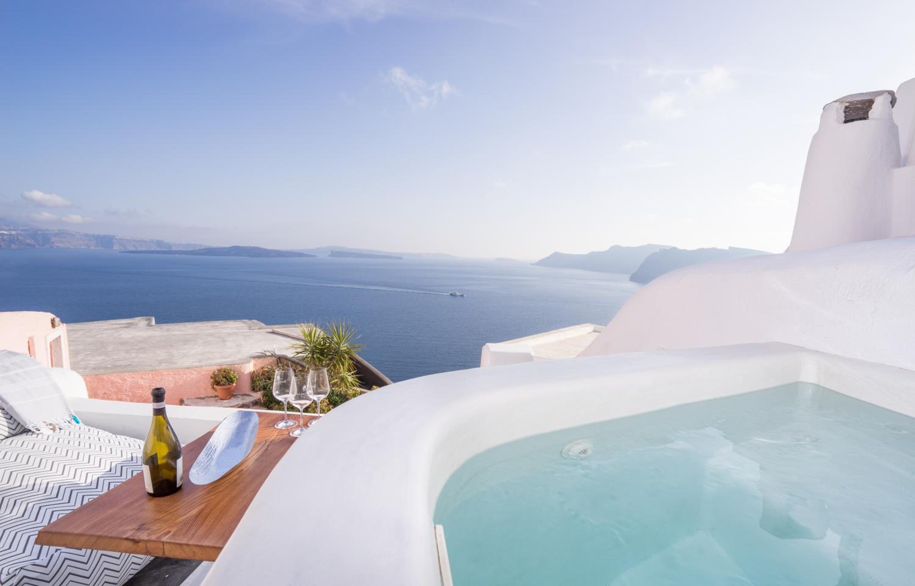 Oia Vacations - Canvas Suites - Property Image 45