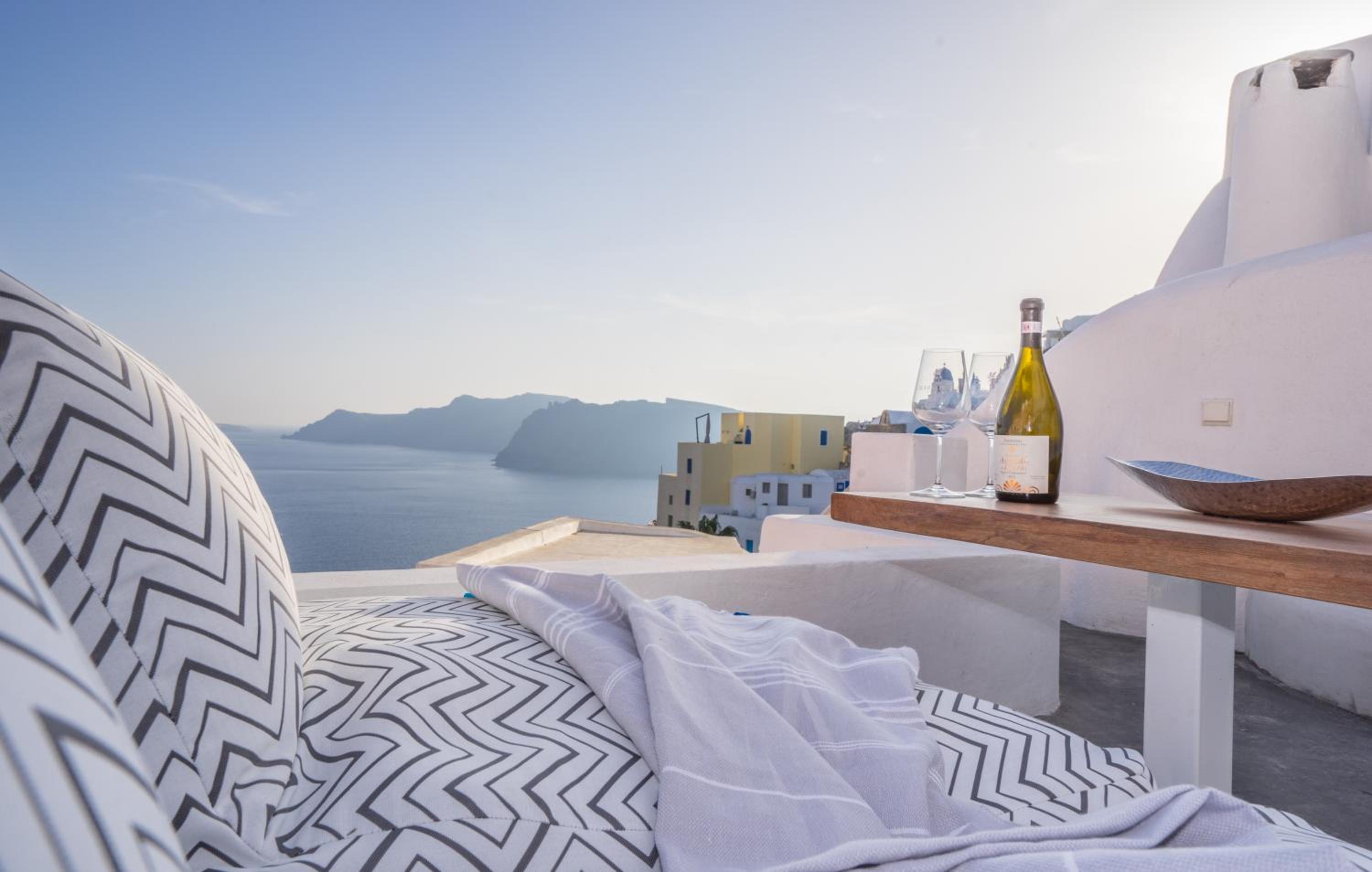 Oia Vacations - Canvas Suites - Property Image 4