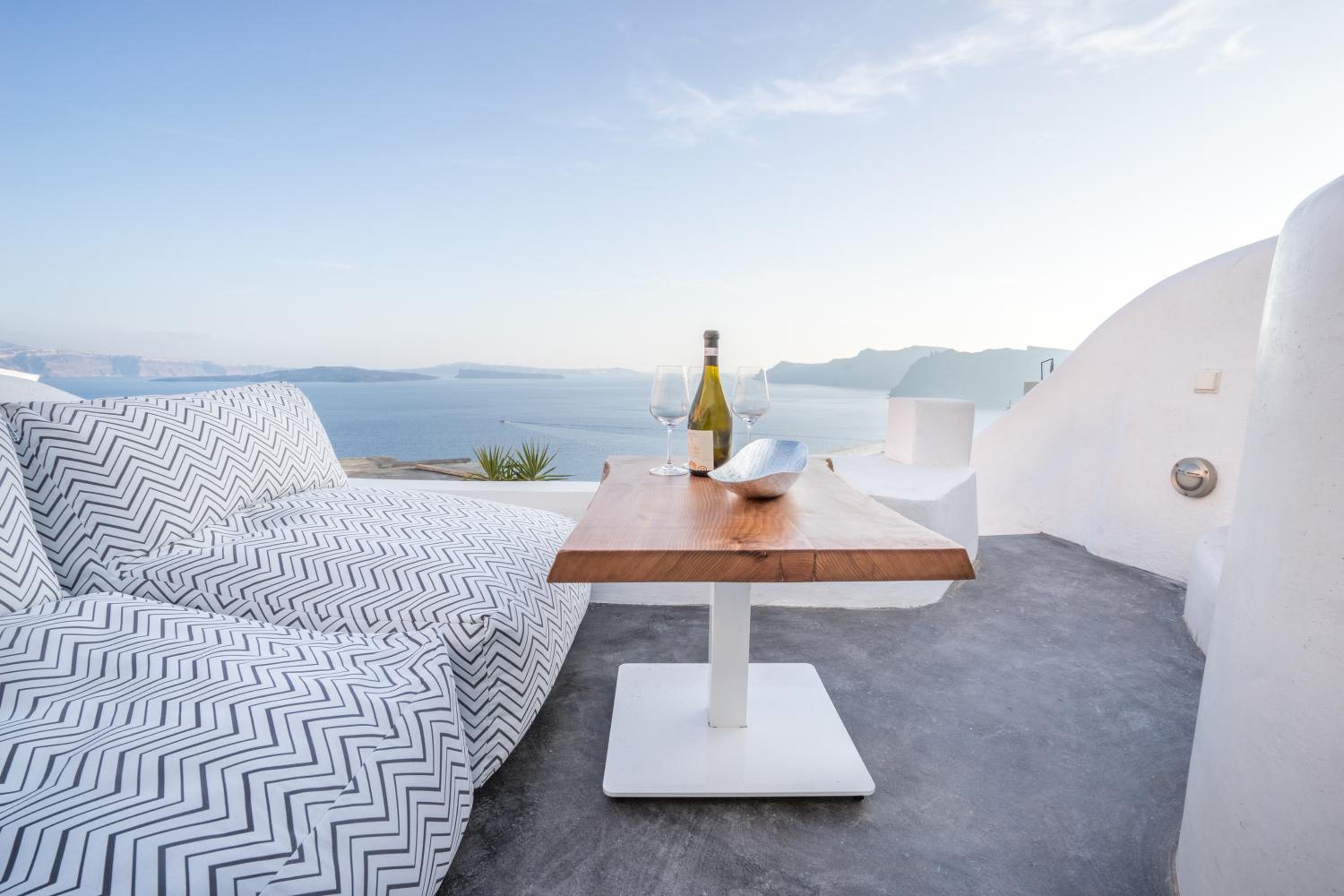 Oia Vacations - Canvas Suites - Property Image 24