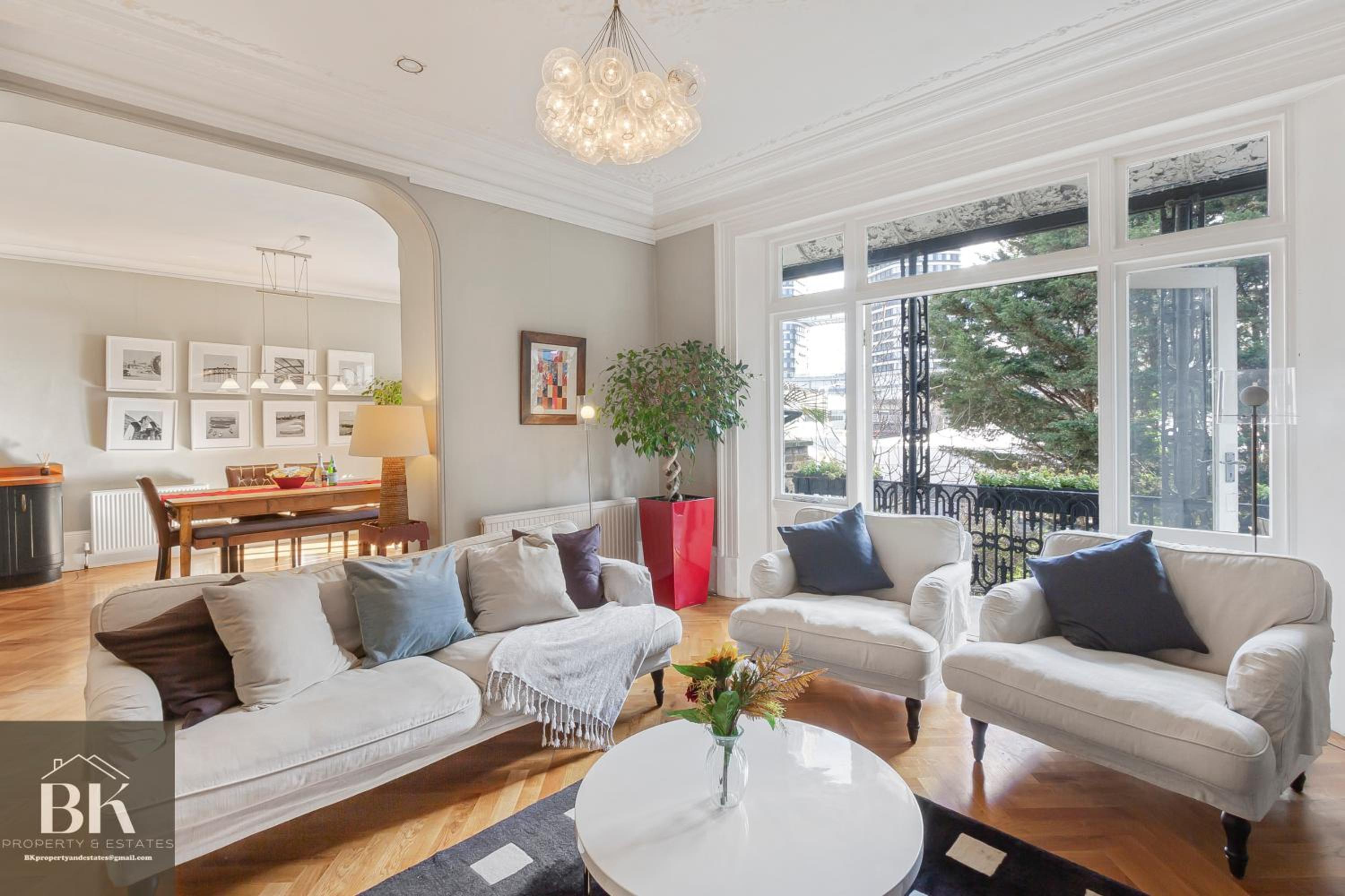 LUXURY Victorian Flat 2 bed 2 bath Flat Sleeps 4 to 7